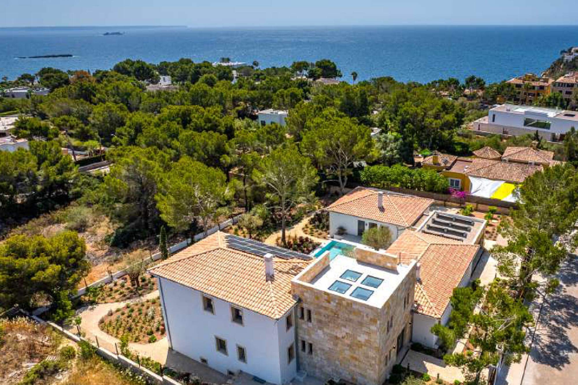 NEW CONSTRUCTION (Finished): Modern luxury villa