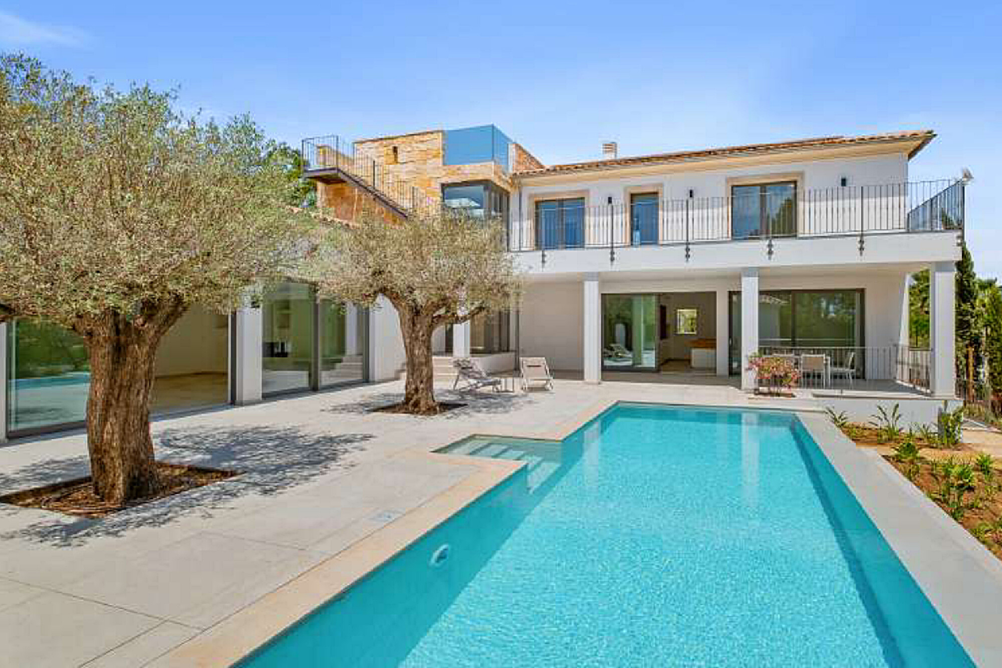 NEW CONSTRUCTION (Finished): Modern luxury villa