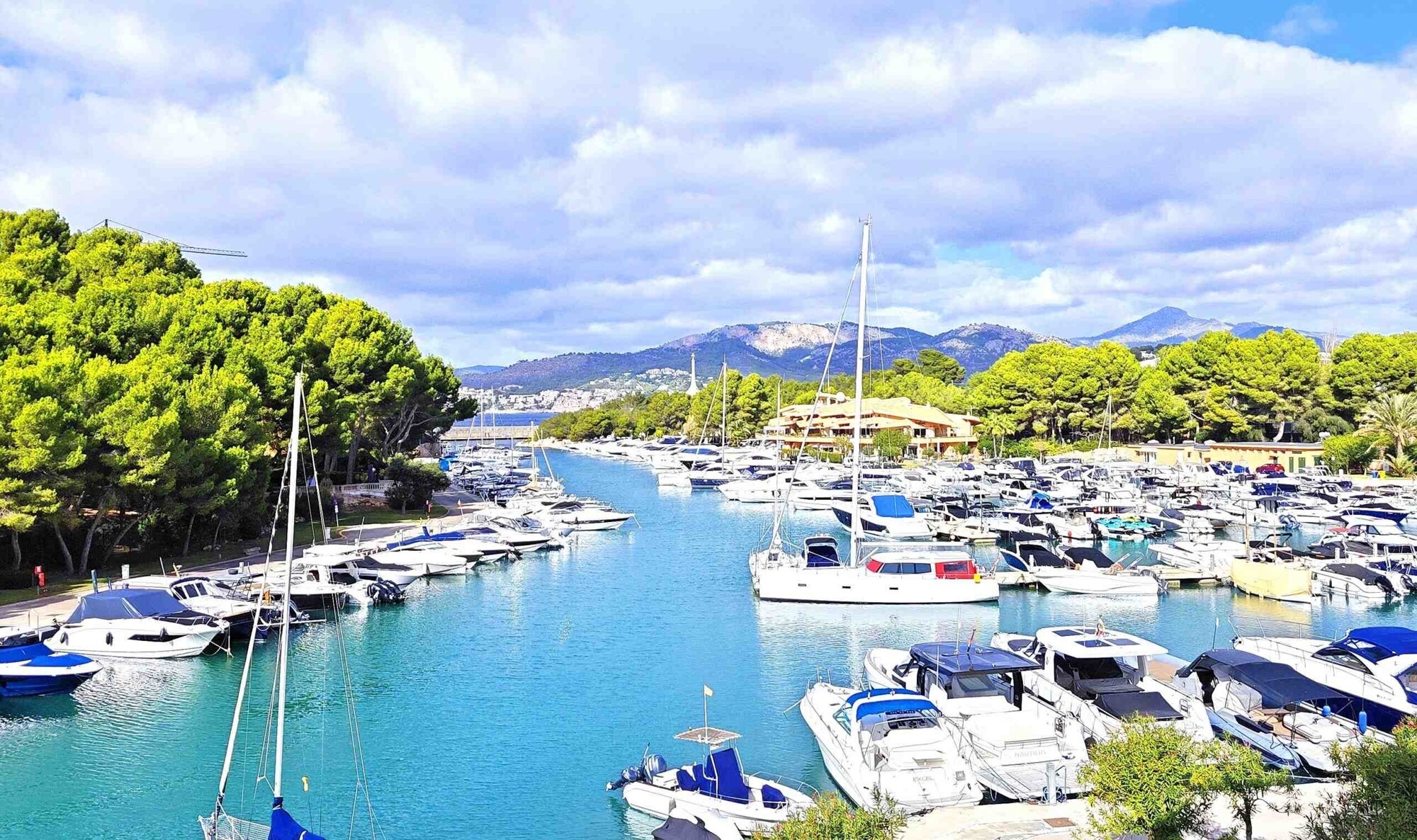 Piso justo al lado del puerto deportivo de Santa Ponsa