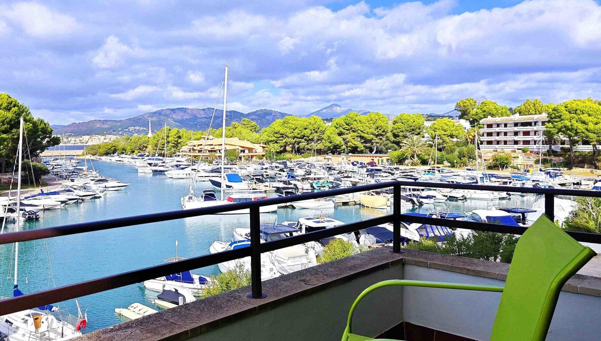 Apartment right on the marina of Santa Ponsa