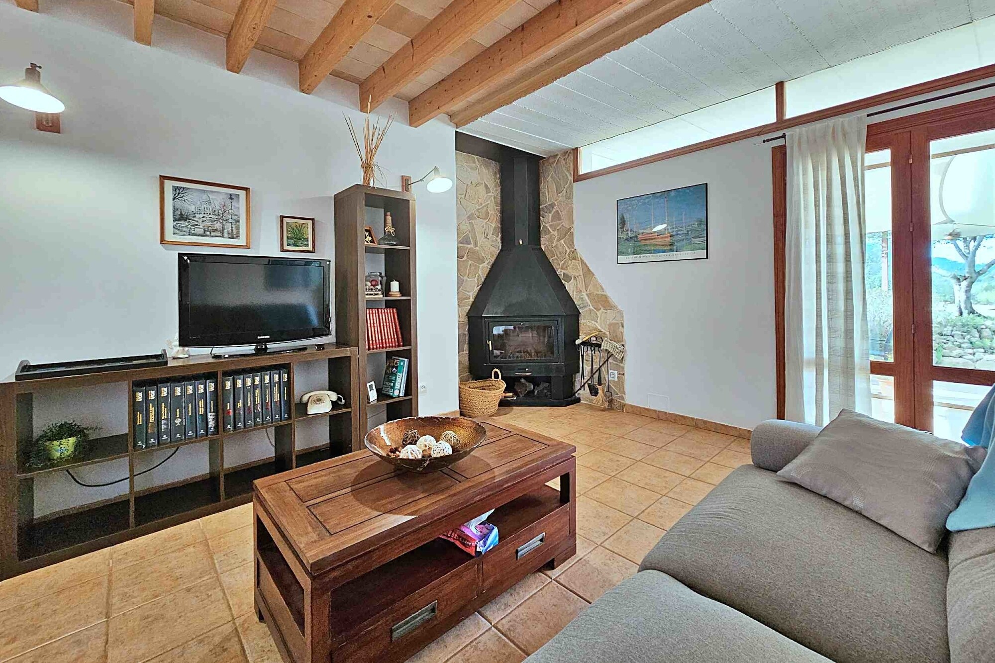 Country house with lots of potential including rental license