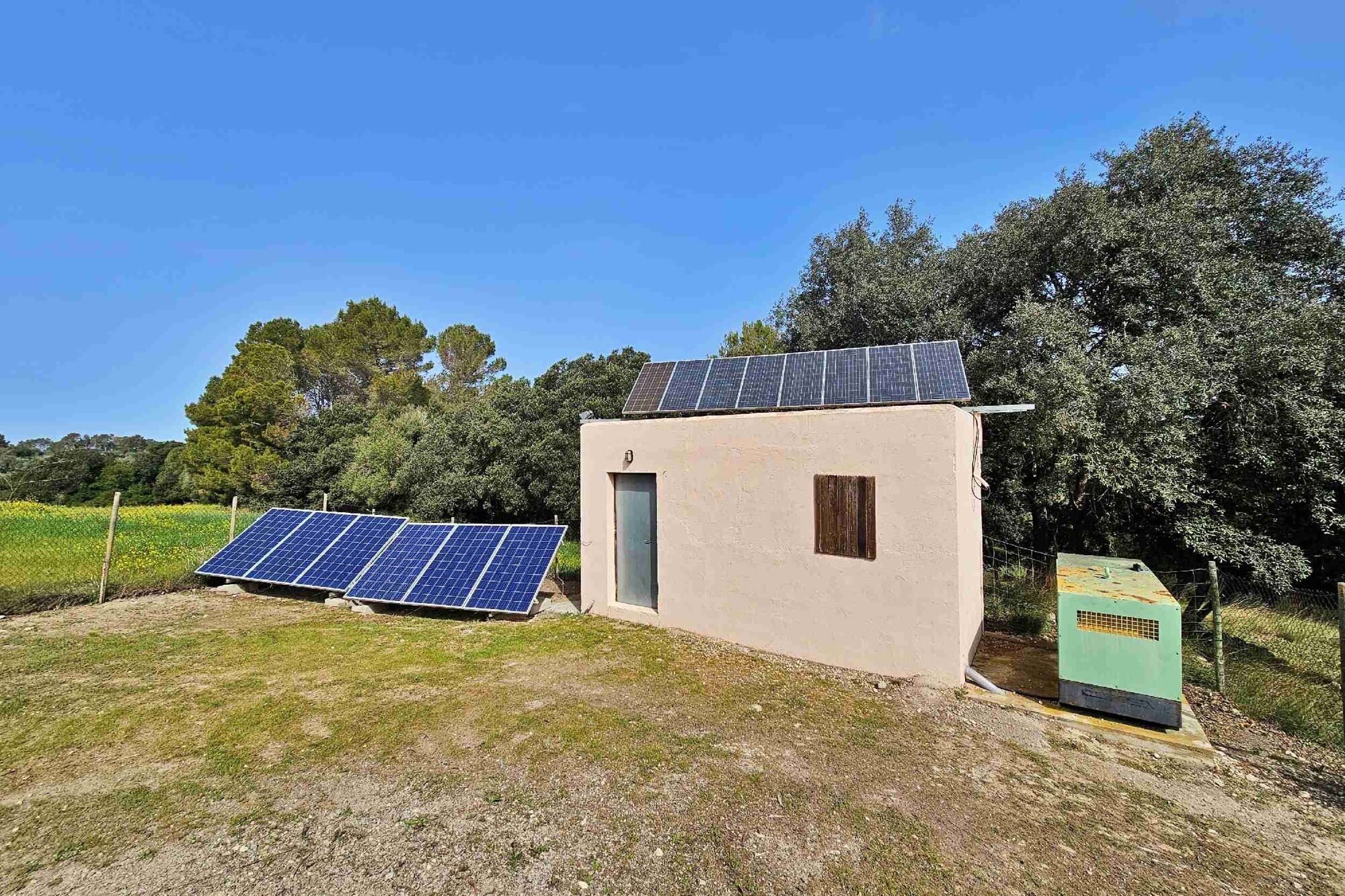 Country house with lots of potential including rental license