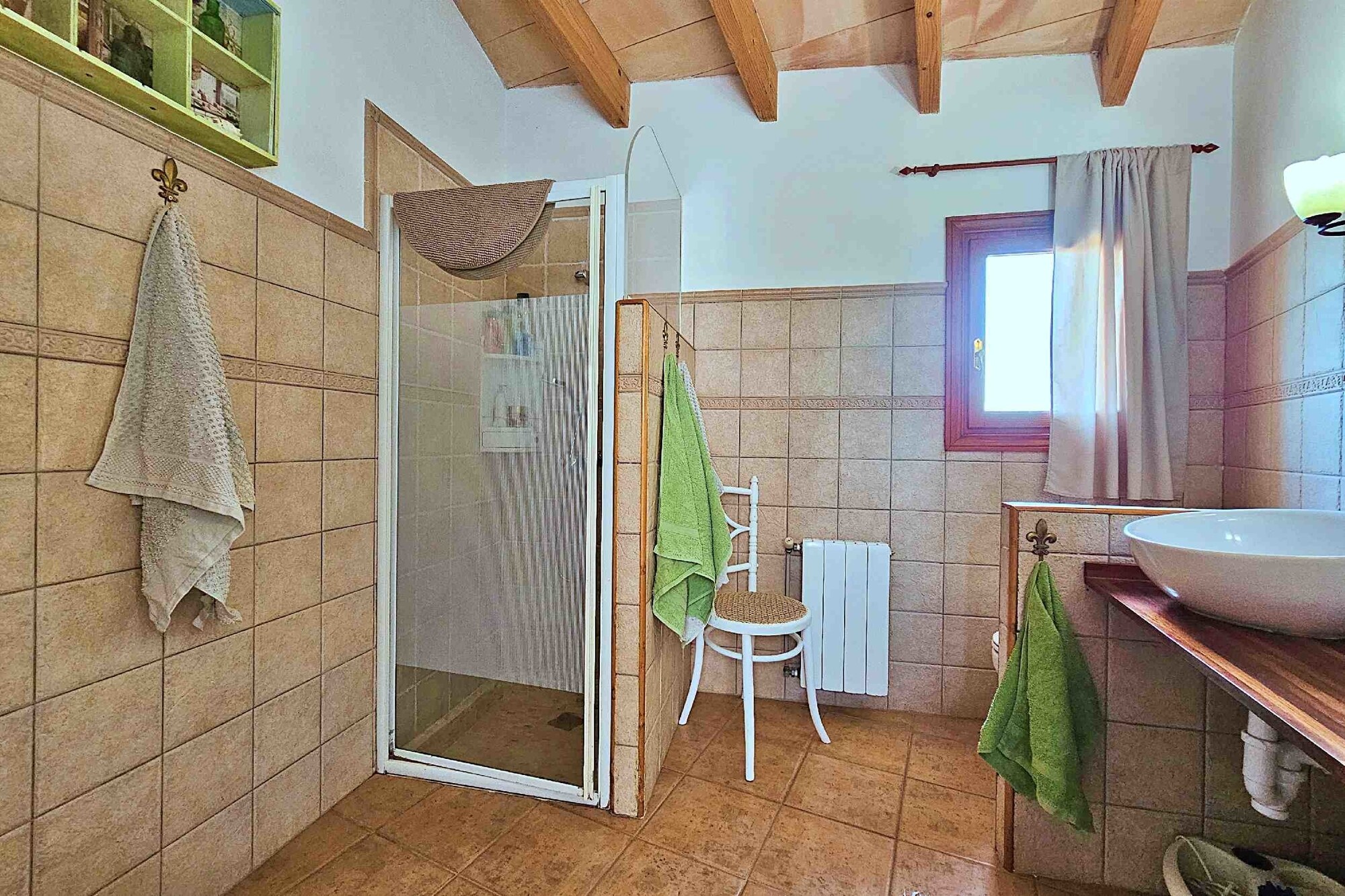 Country house with lots of potential including rental license