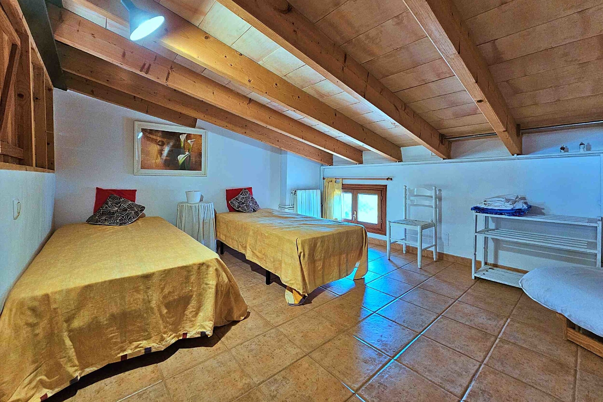 Country house with lots of potential including rental license