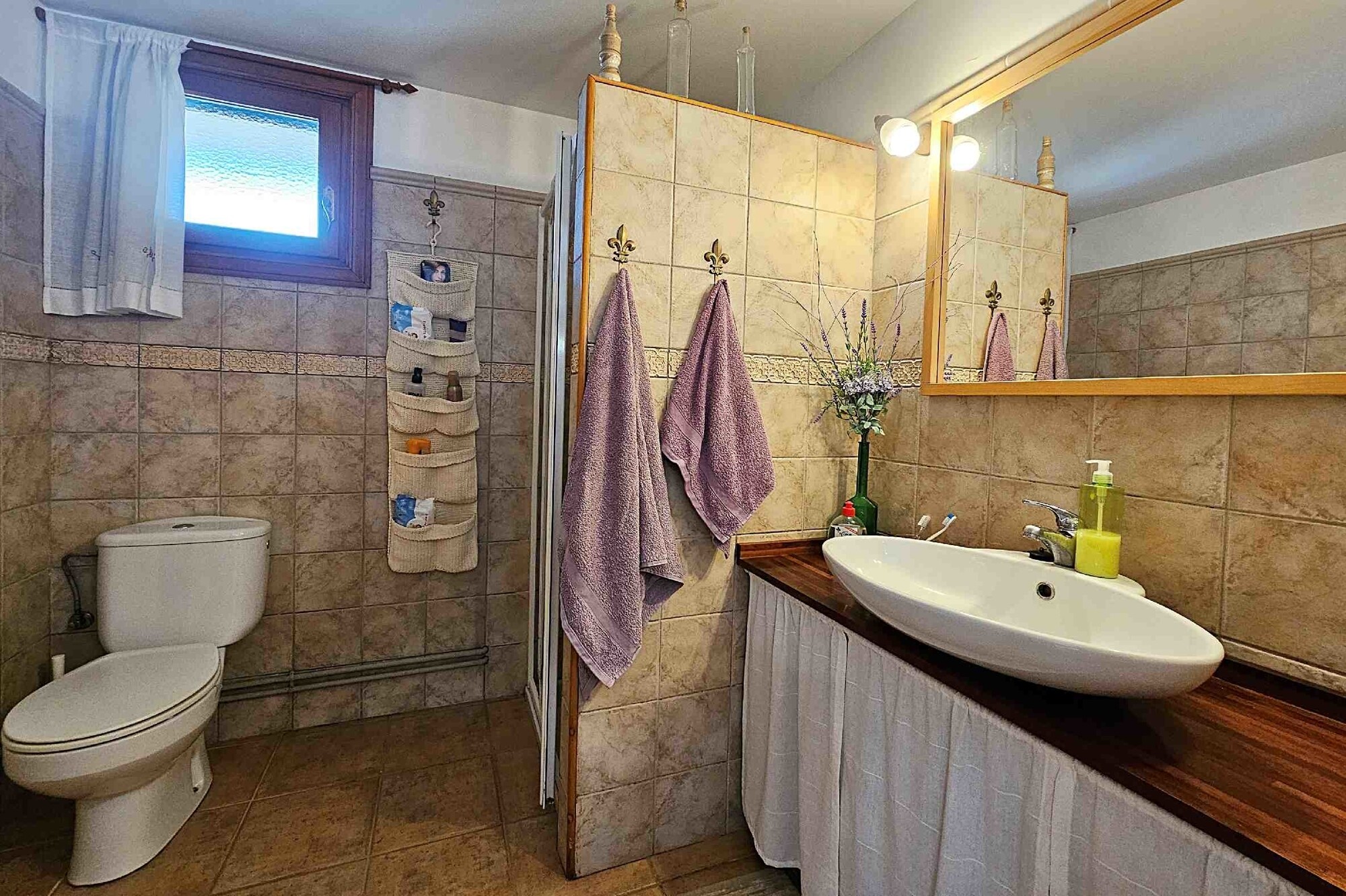 Country house with lots of potential including rental license