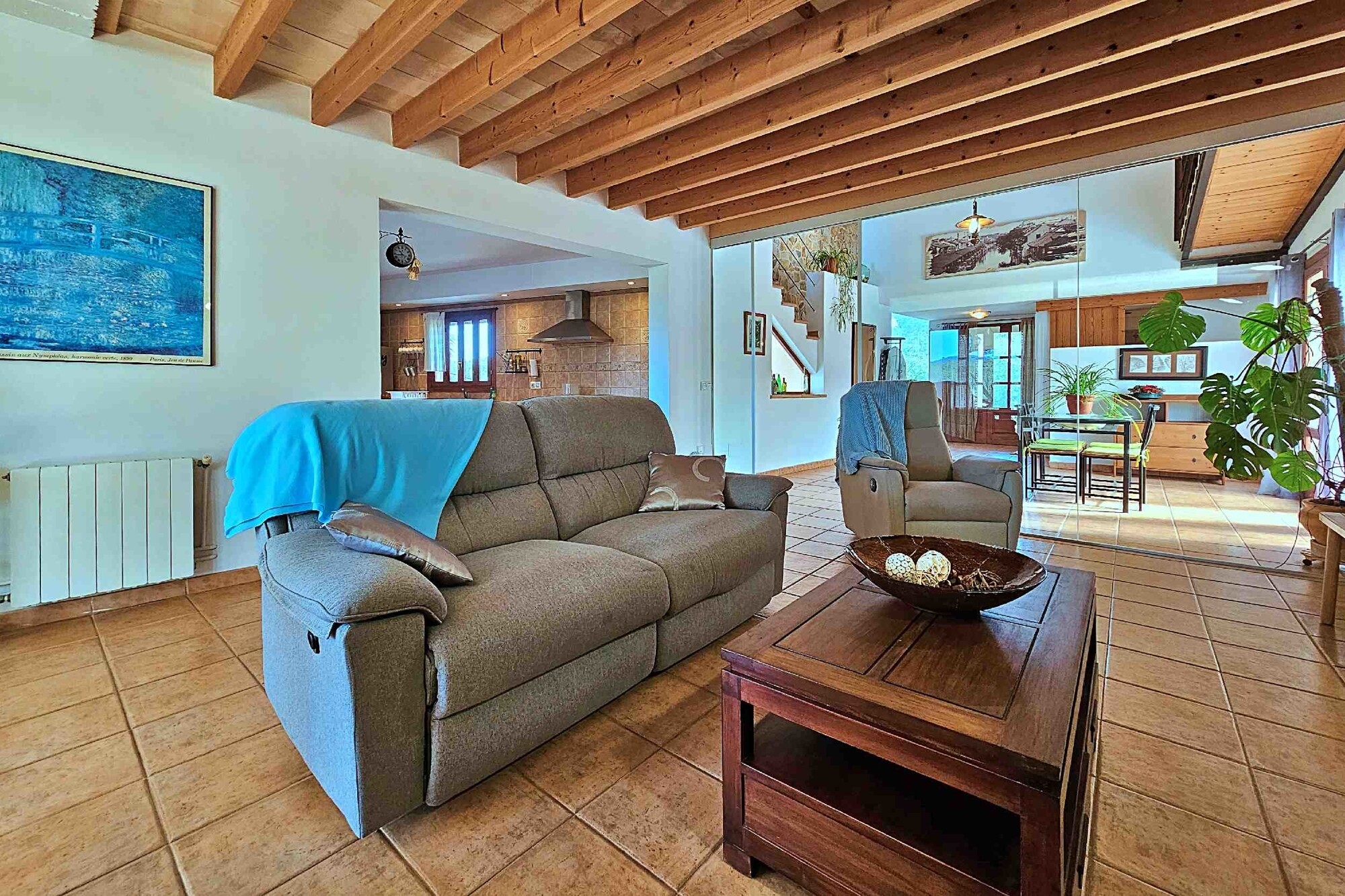 Country house with lots of potential including rental license
