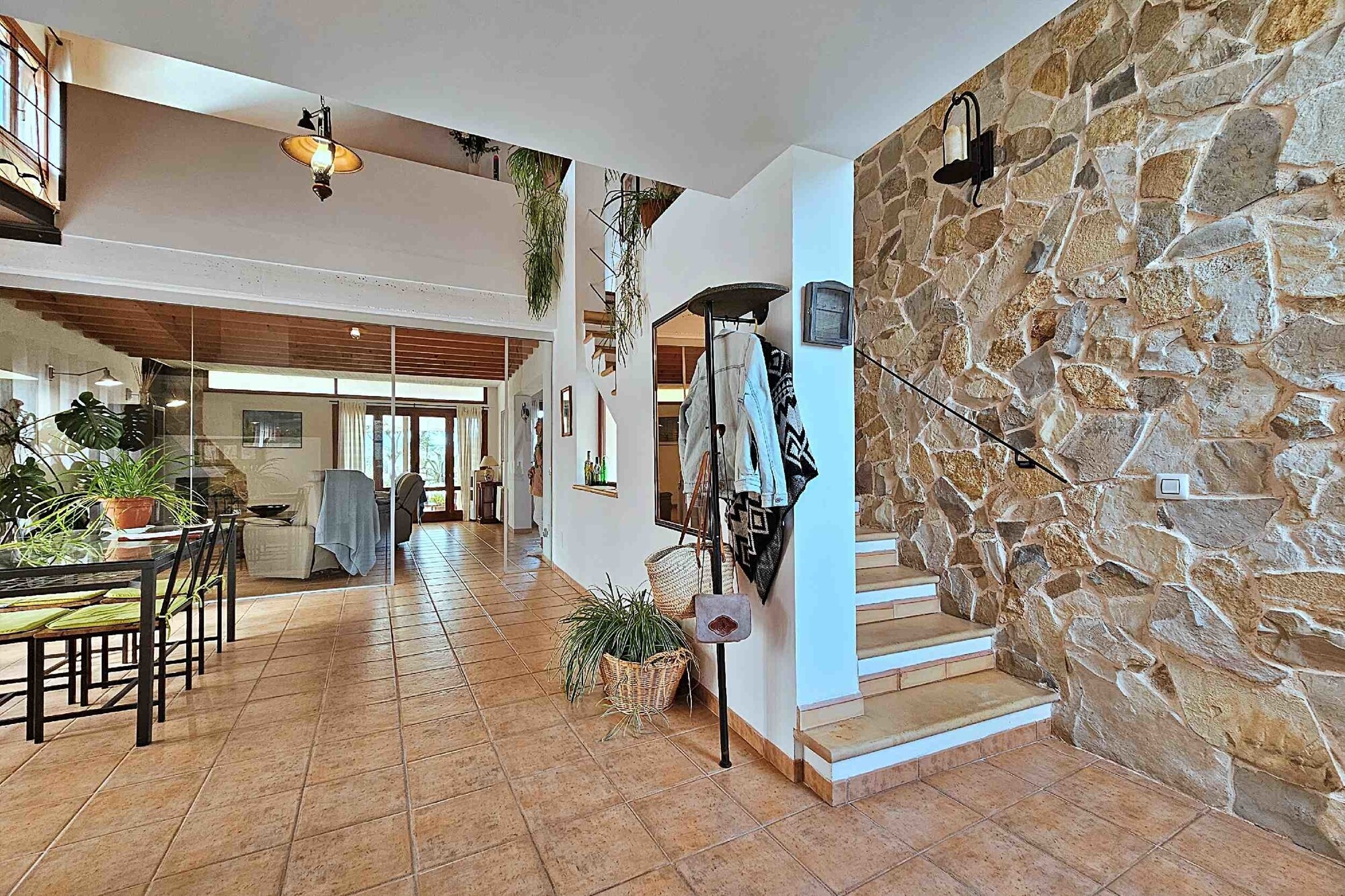 Country house with lots of potential including rental license
