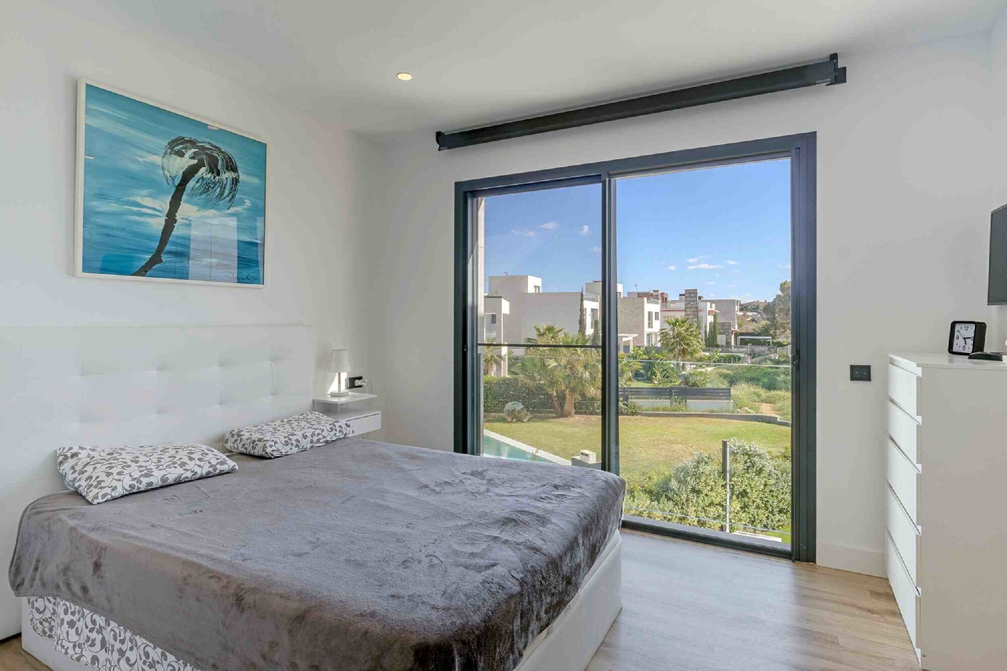 Ideal detached family house with swimming pool