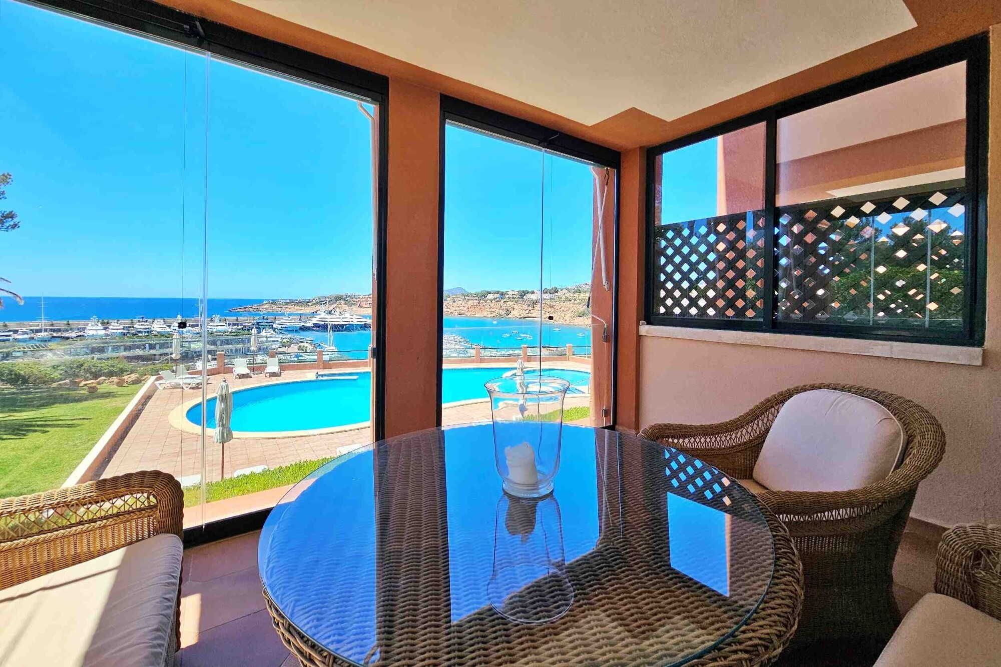 Apartment directly at the marina Port Adriano