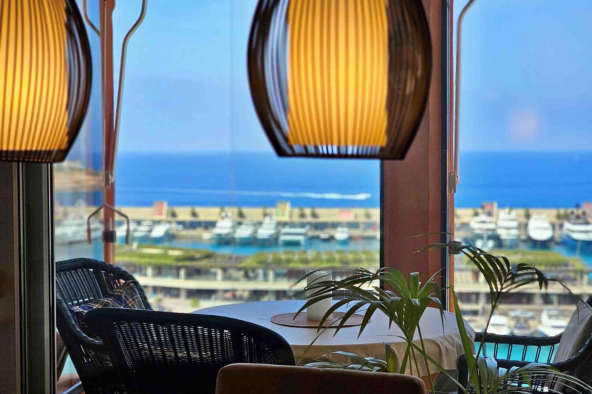 Ático con impresionantes vistas al puerto de Port Adriano