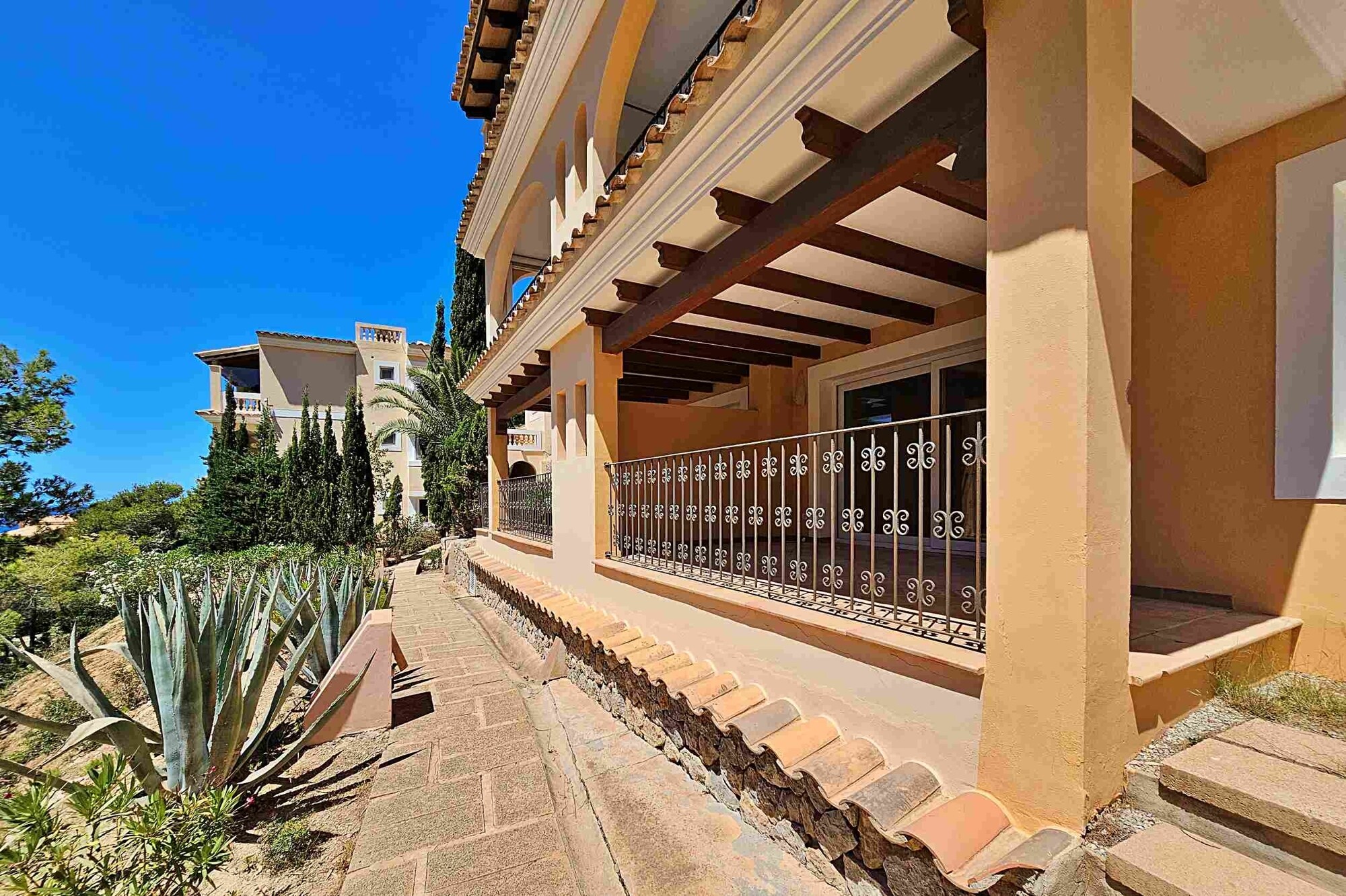 Renoviertes Apartment mit Meerblick und großer Terrasse