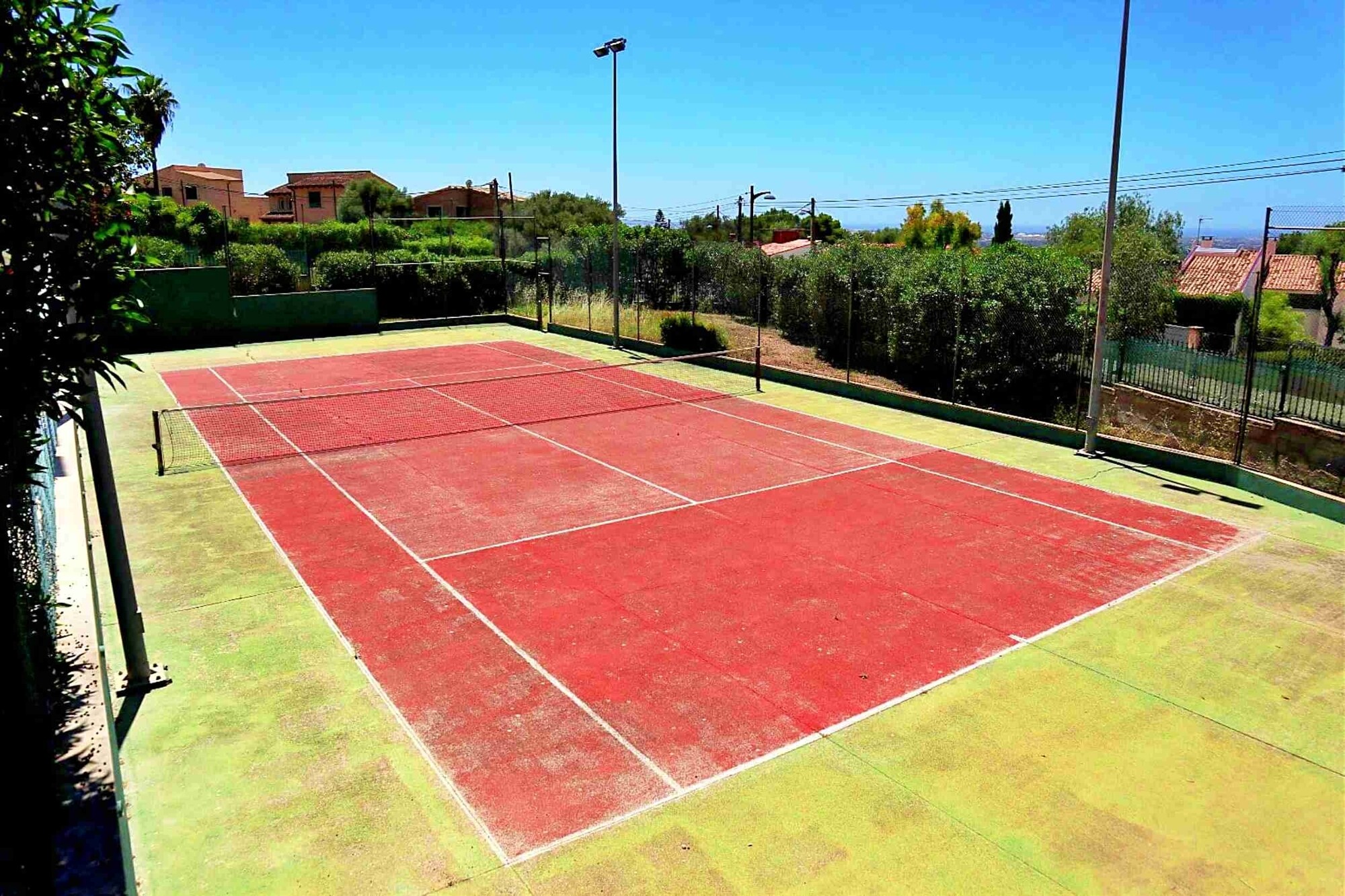 Villa mit Tennisplatz und Blick auf die Bucht von Palma