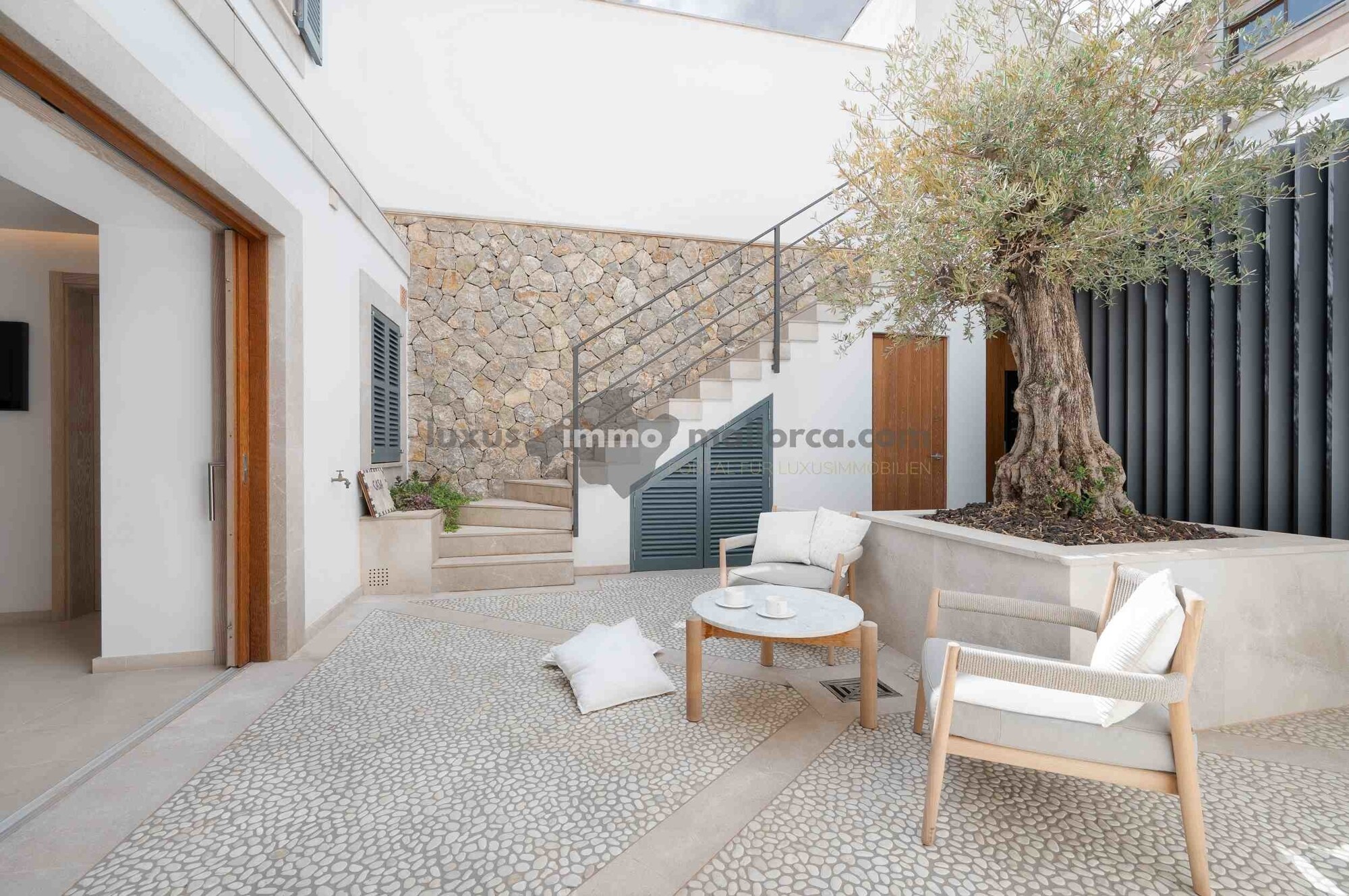 High-quality renovated townhouse in the heart of Andratx