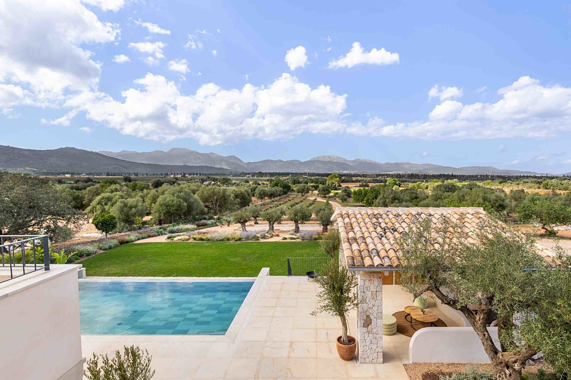 NEW CONSTRUCTION (Completed): Modern finca with swimming pool