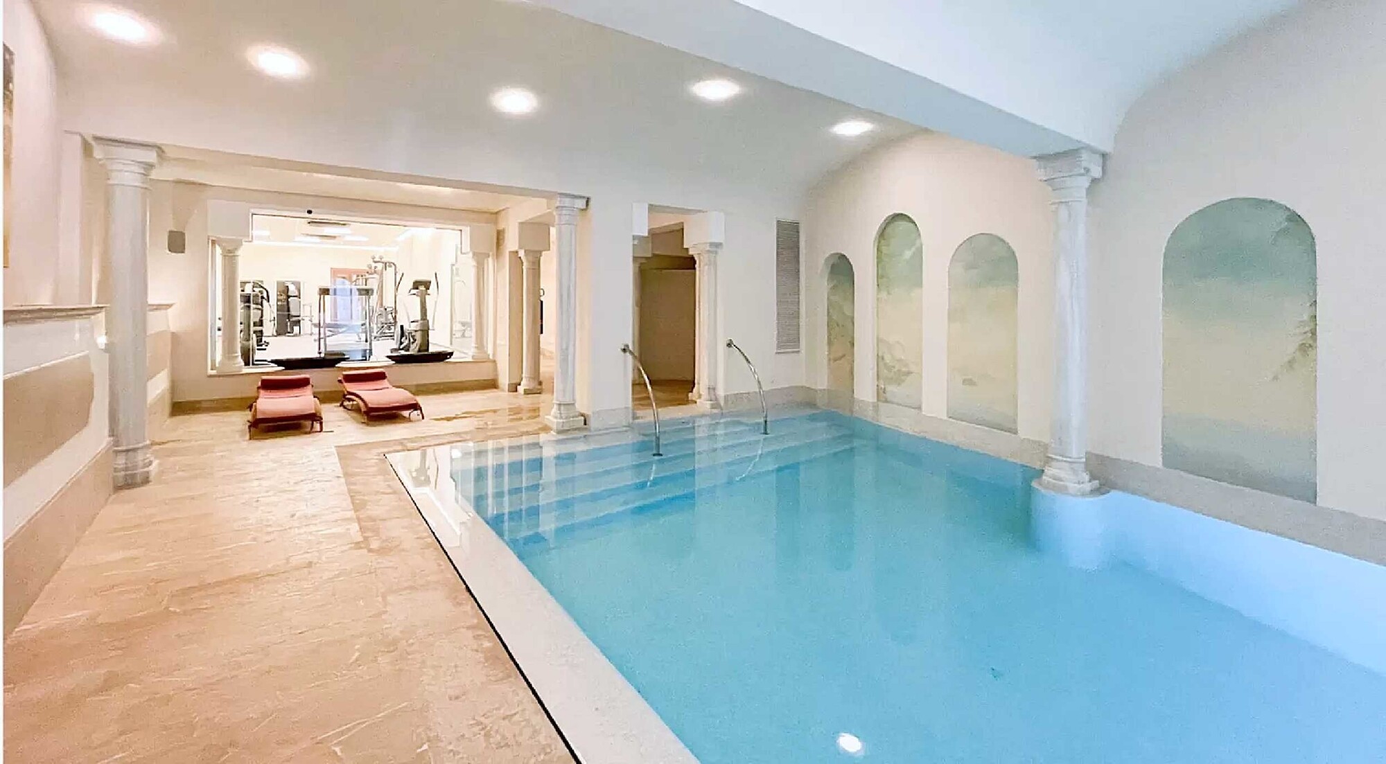 Sea view apartment in luxury residence Gran Folies