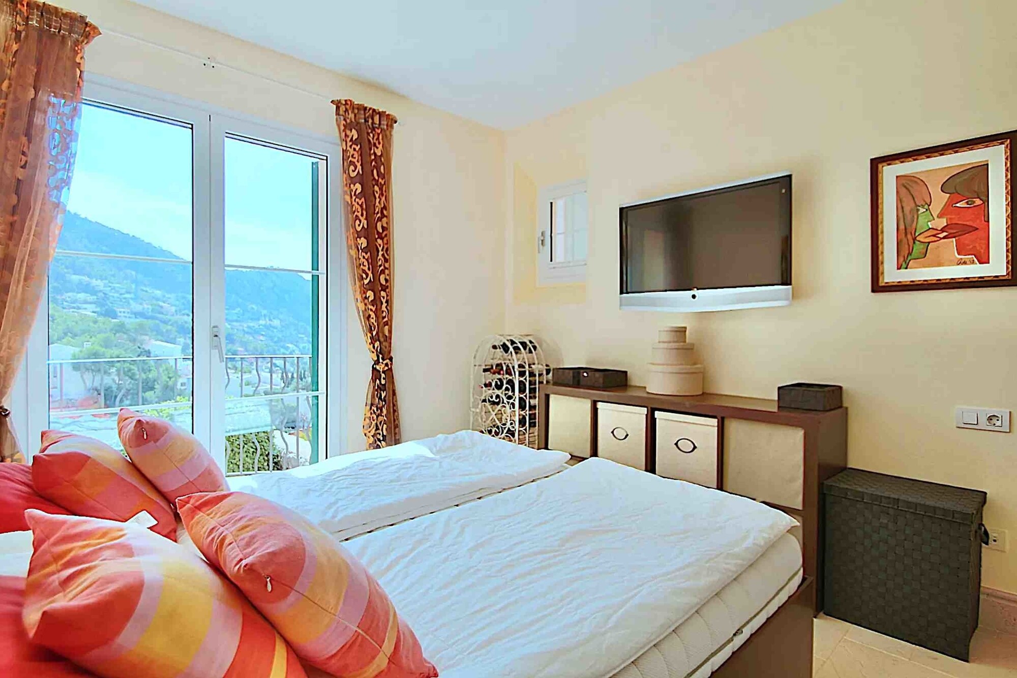 Sea view apartment in luxury residence Gran Folies