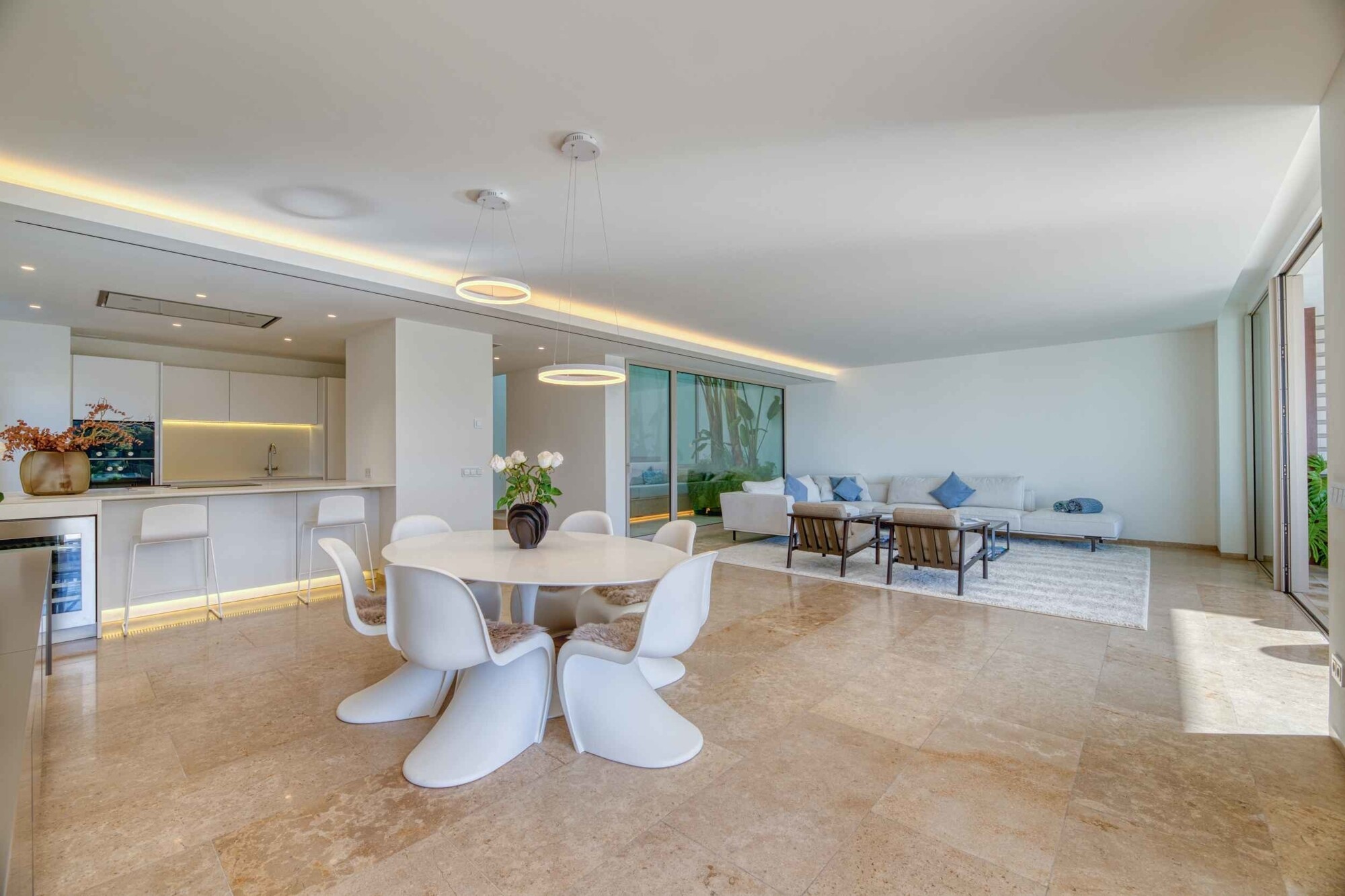 Modern villa with private pool in luxury residence