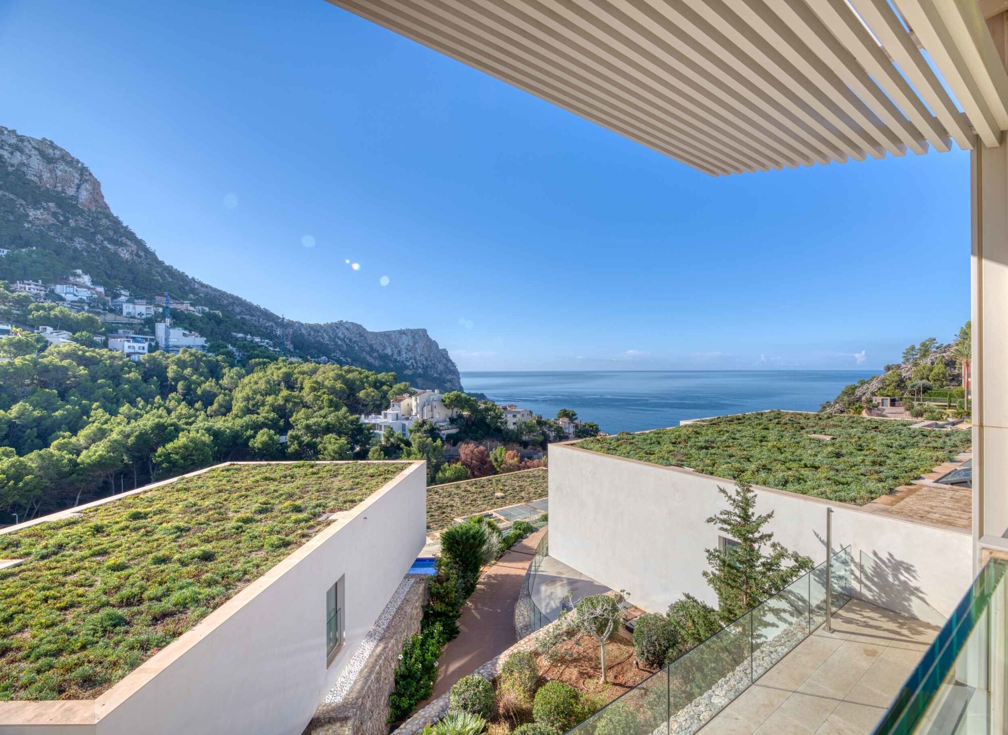 Modern villa with private pool in luxury residence