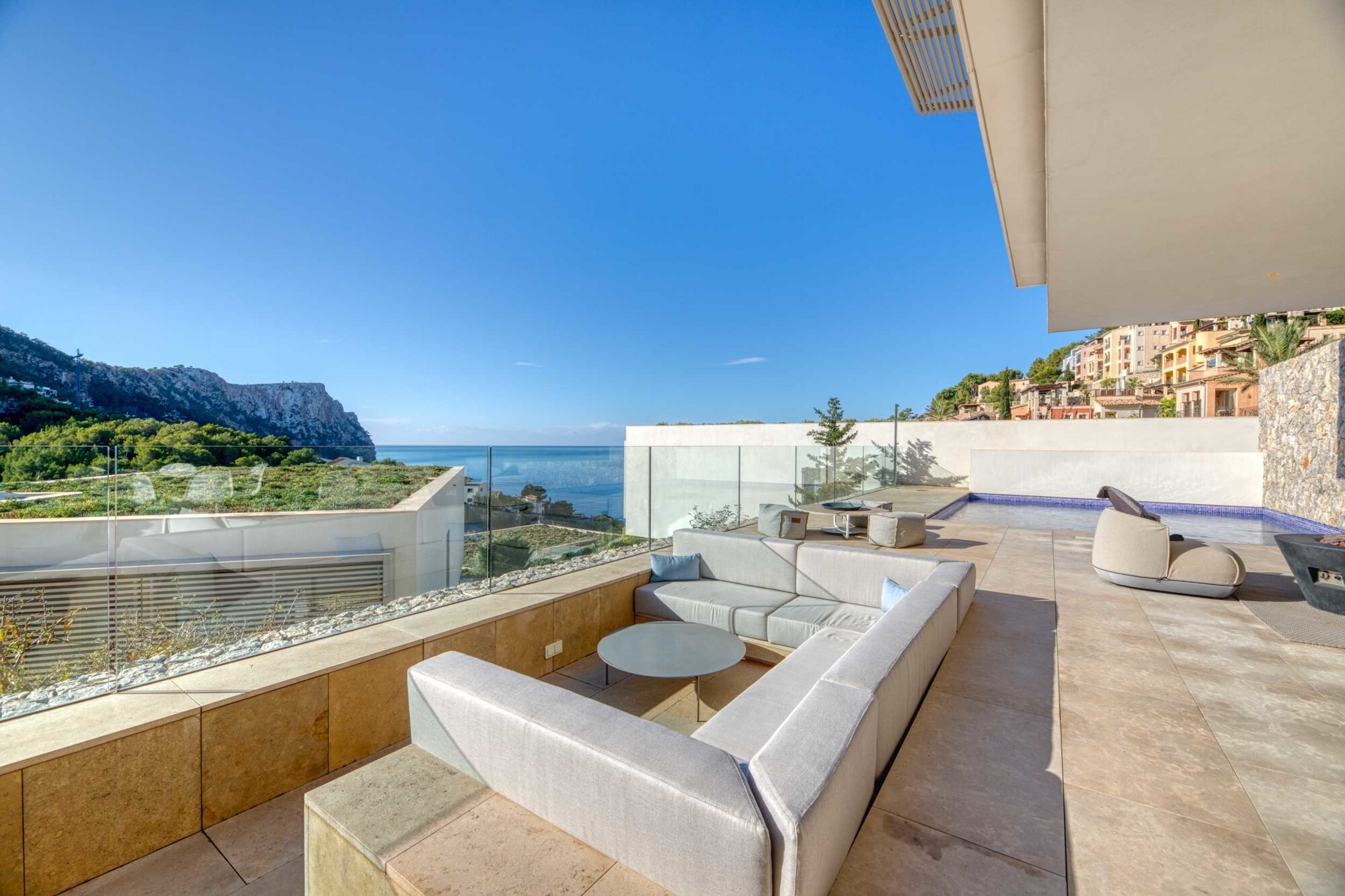 Modern villa with private pool in luxury residence