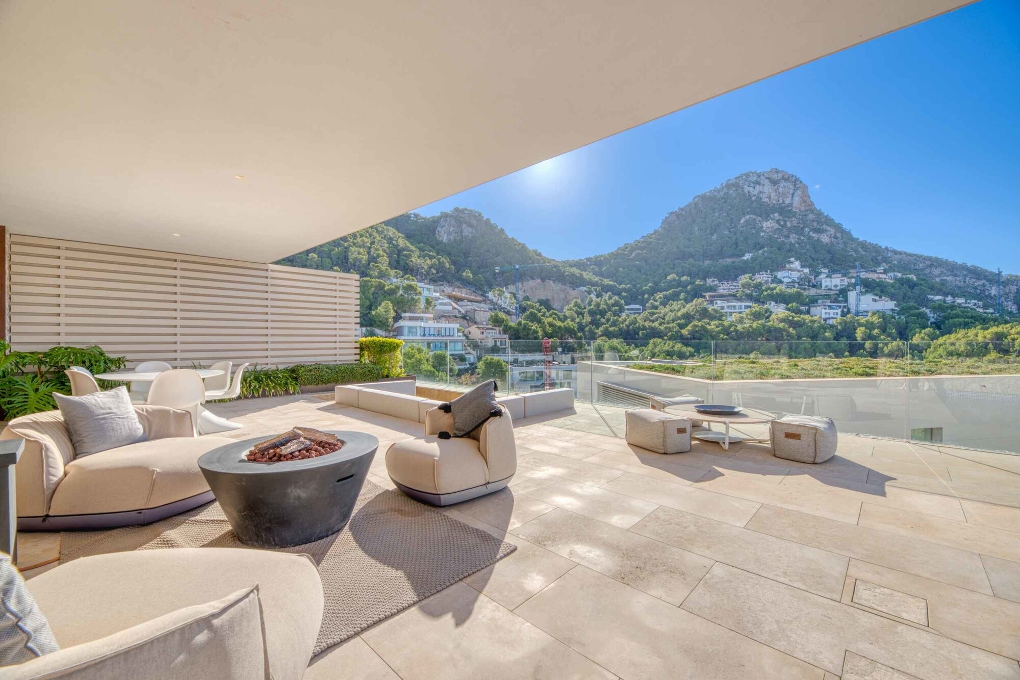 Modern villa with private pool in luxury residence