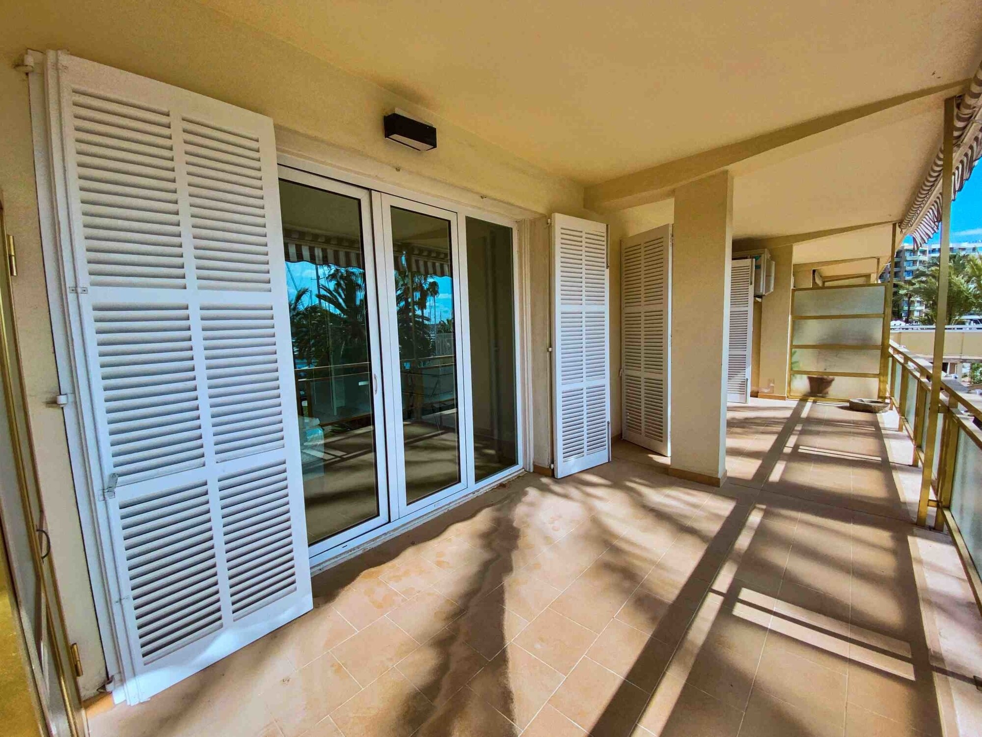 Renovated apartment with sea view in the heart of Palma