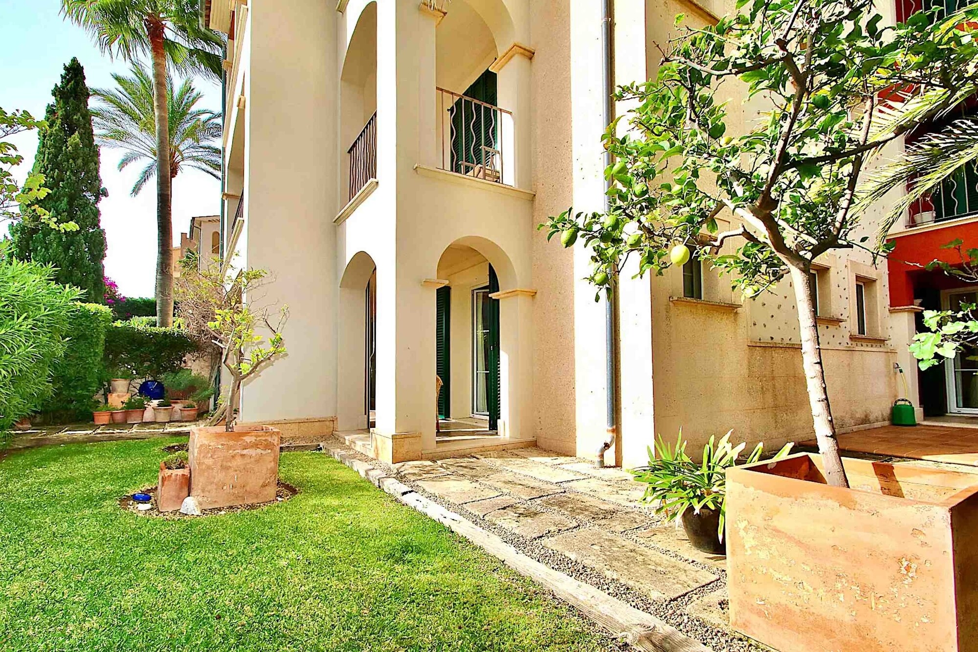 Fantastic garden apartment in luxury residence "Gran Folies"