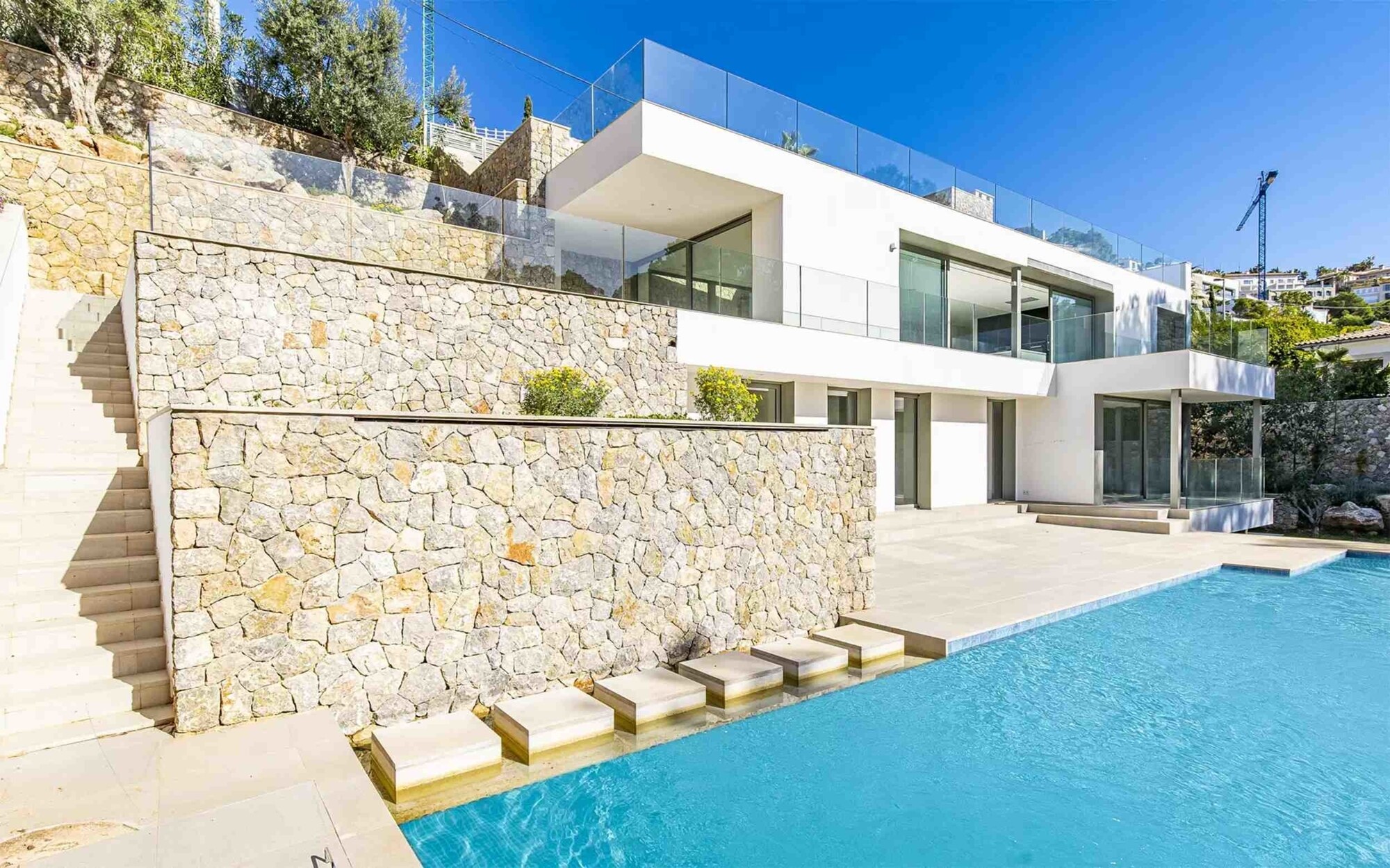 NEW BUILD: Modern villa with elevator and swimming pool