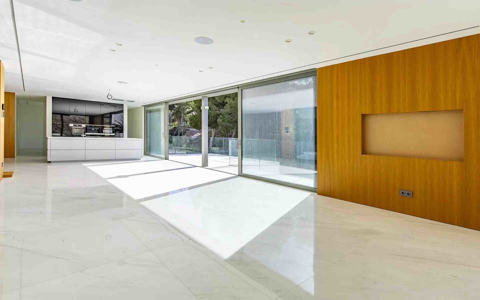 NEW BUILD: Modern villa with elevator and swimming pool