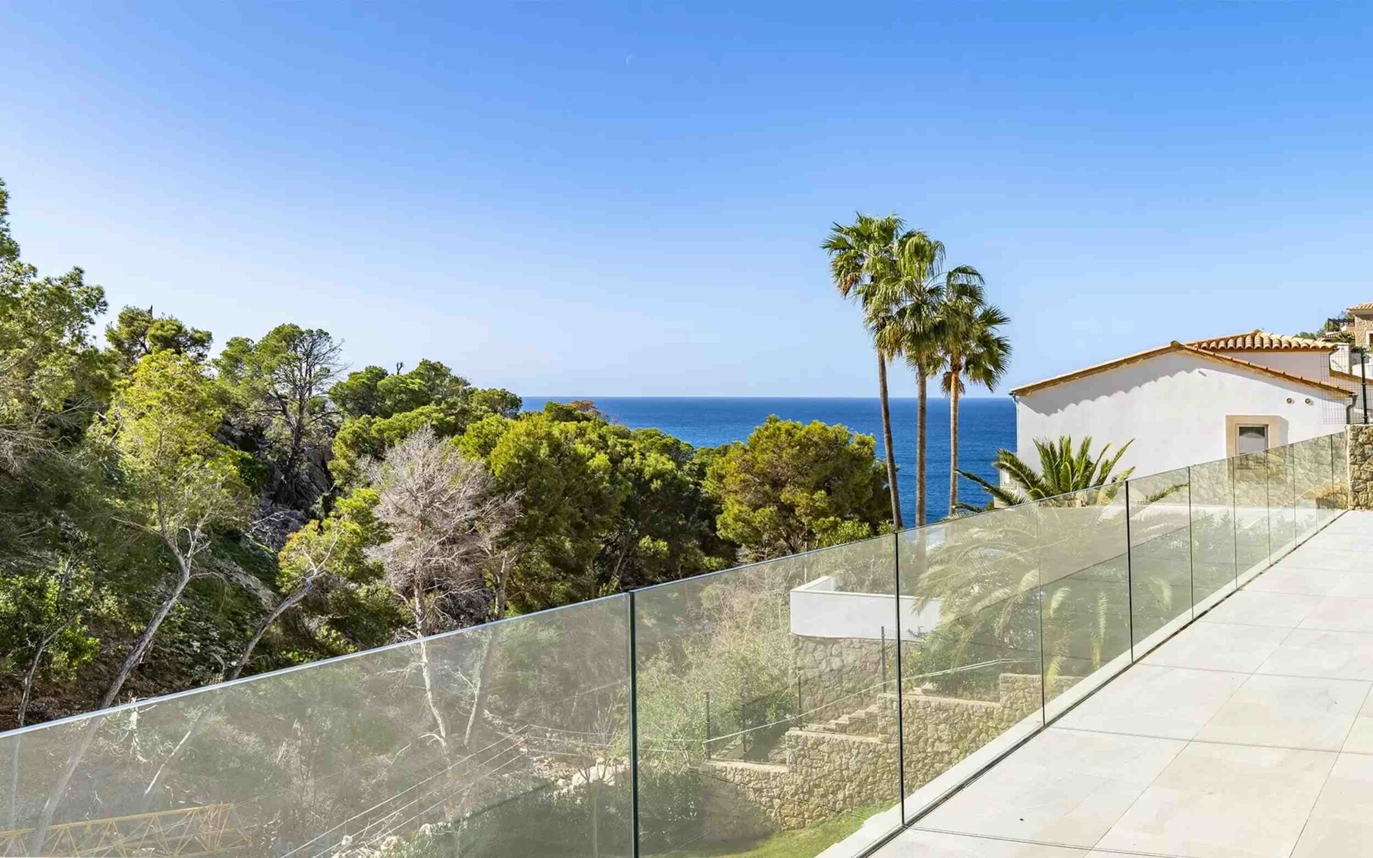 NEW BUILD: Modern villa with elevator and swimming pool