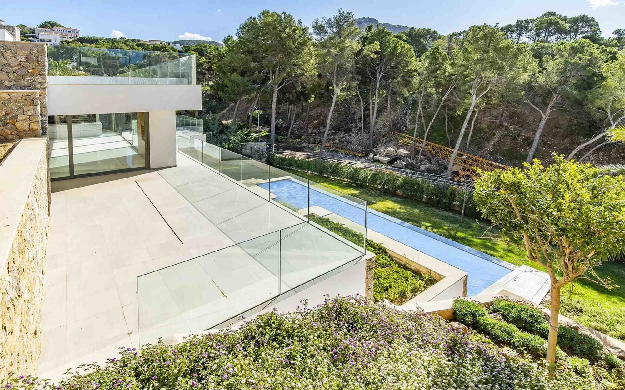 NEW BUILD: Modern villa with elevator and swimming pool