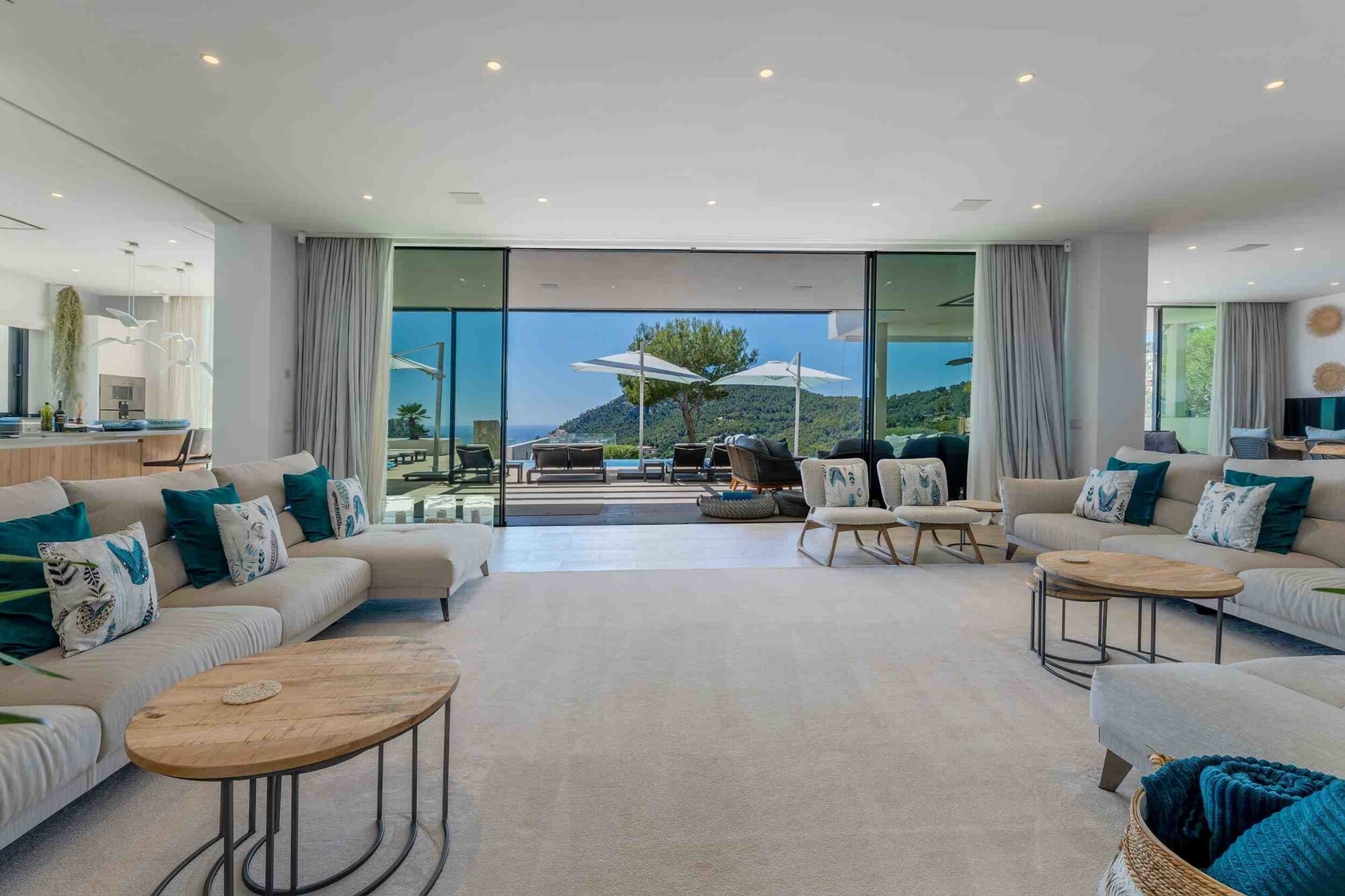 Luxury villa with guest house and adjoining newly built villa
