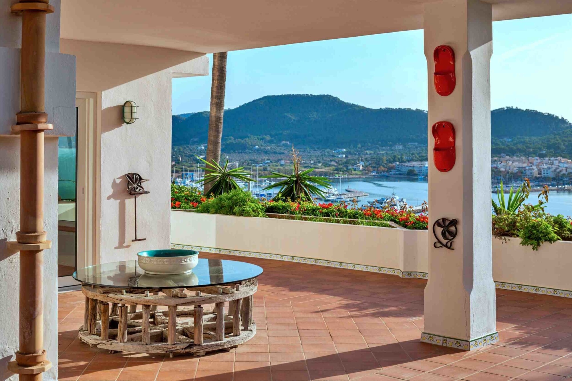 Großzügiges Apartment mit spektakulärer Aussicht auf den Hafen