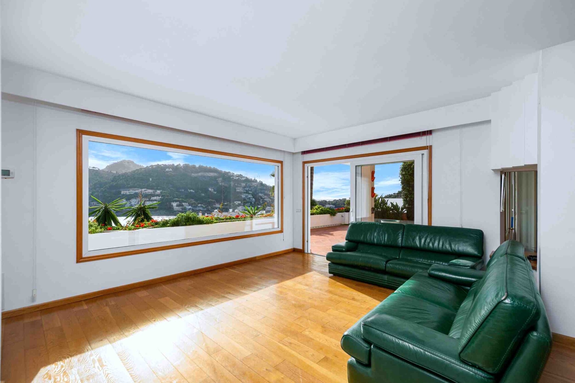 Großzügiges Apartment mit spektakulärer Aussicht auf den Hafen