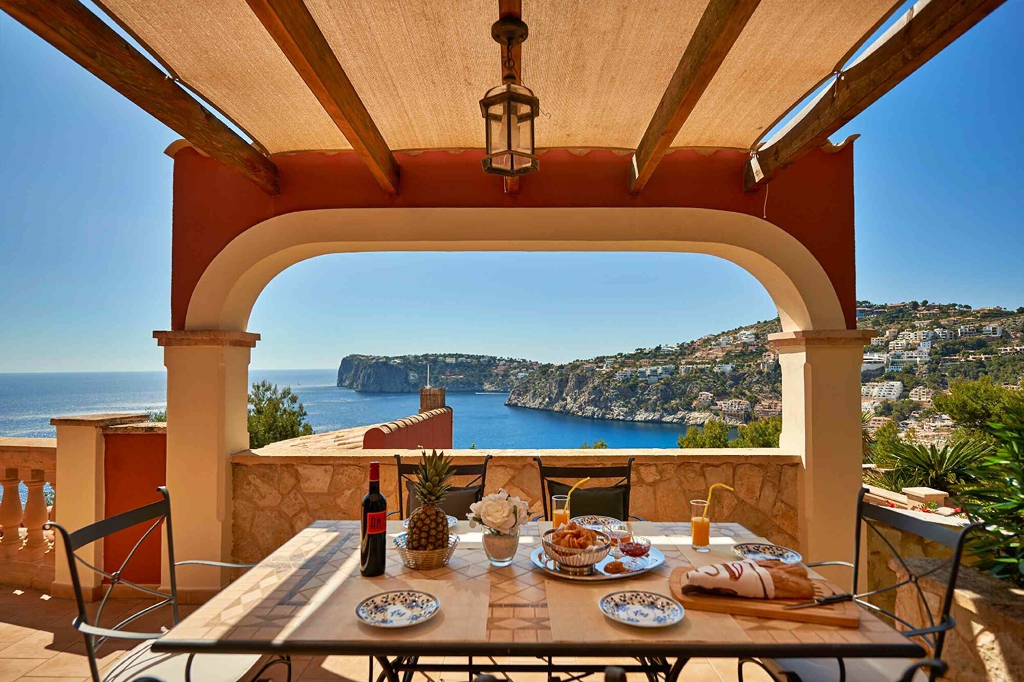 Apartment mit Swimmingpool und traumhaften Meerblick