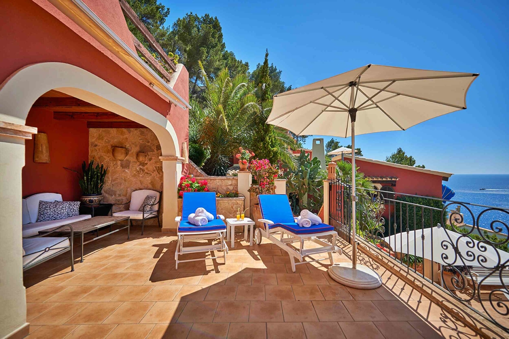 Apartment mit Swimmingpool und traumhaften Meerblick