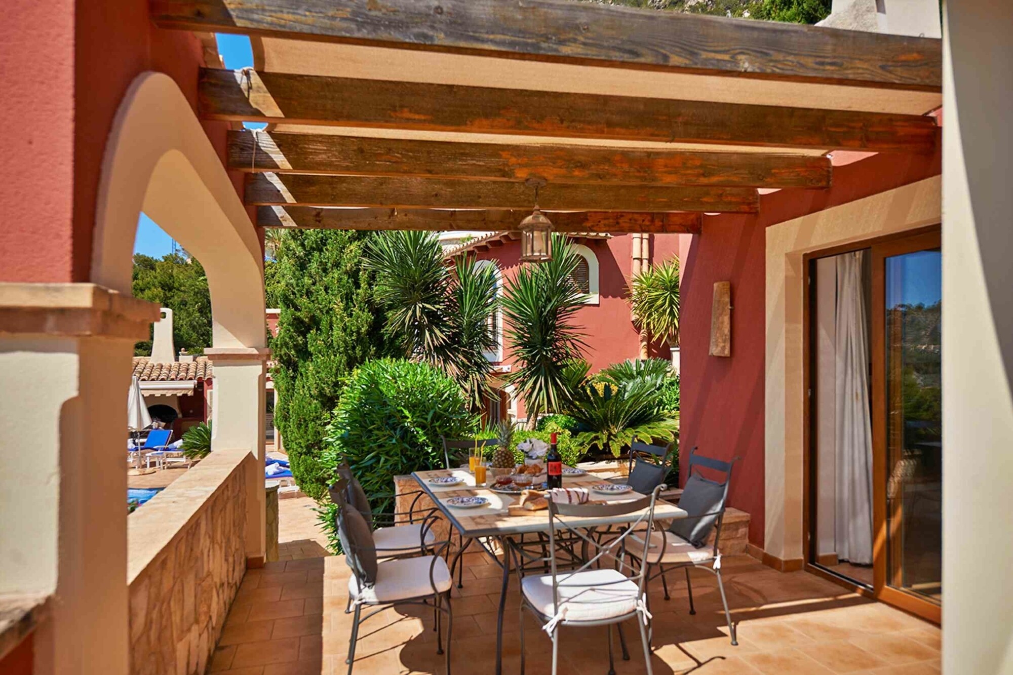 Apartment mit Swimmingpool und traumhaften Meerblick