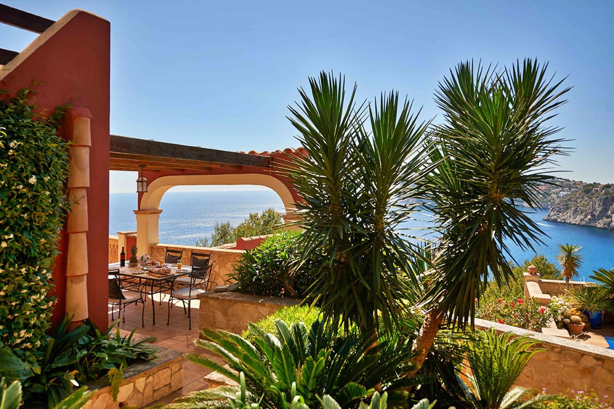 Apartment mit Swimmingpool und traumhaften Meerblick
