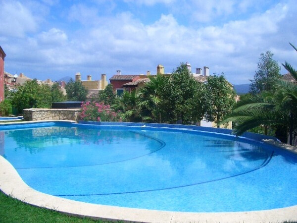 Reiheneckhaus in geschlossener Wohnanlage mit Pool