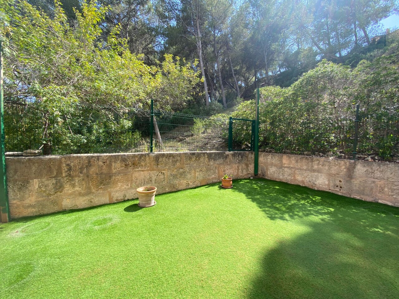 Reiheneckhaus in geschlossener Wohnanlage mit Pool