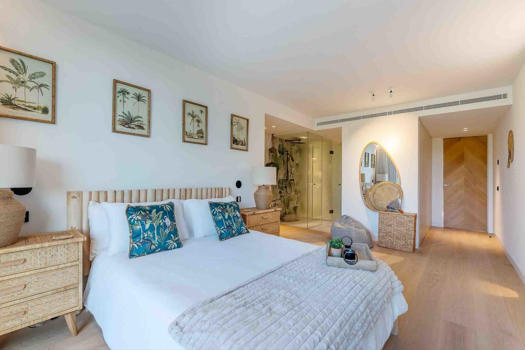 NEUBAU (fertiggestellt): Moderne Villa in bester Lage