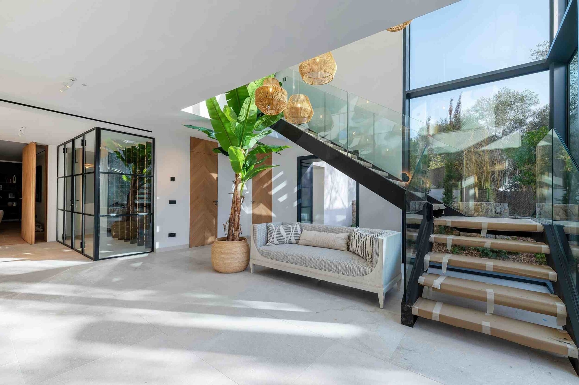 NEUBAU (fertiggestellt): Moderne Villa in bester Lage
