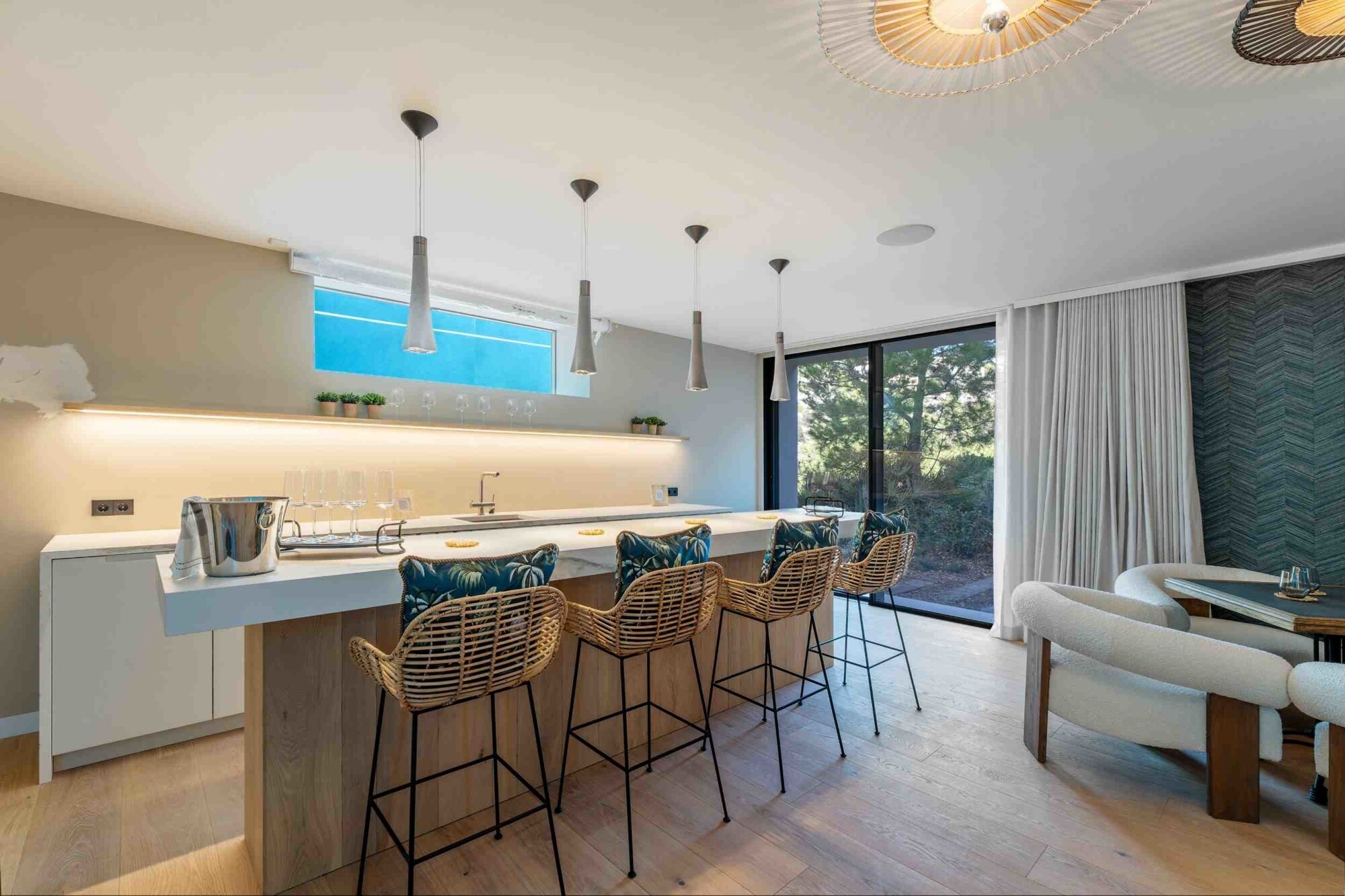 NEUBAU (fertiggestellt): Moderne Villa in bester Lage