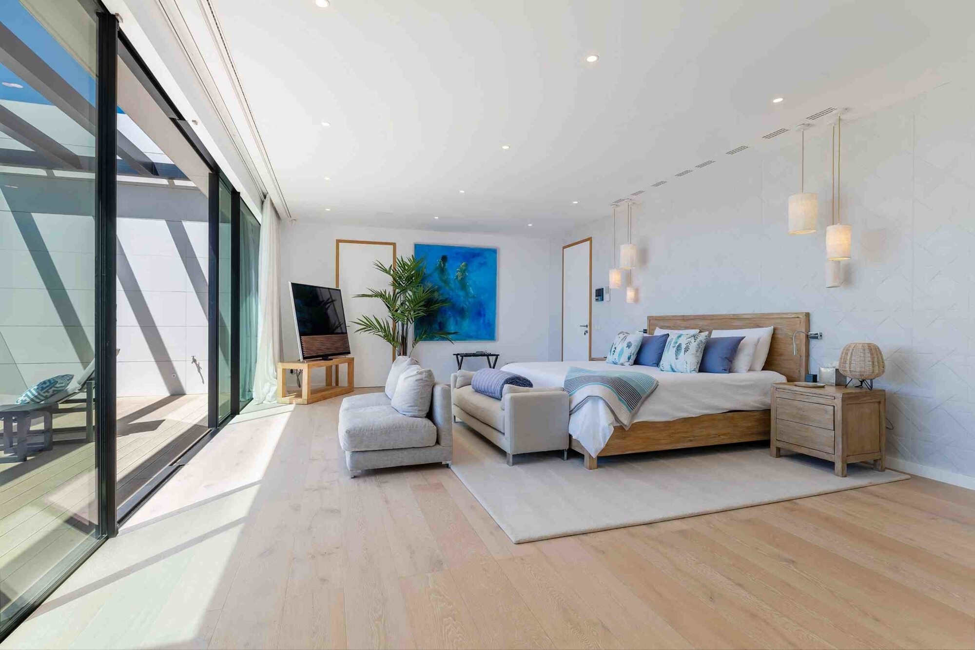 Luxusvilla mit Gästehaus inklusive SPA Bereich und Kinosaal
