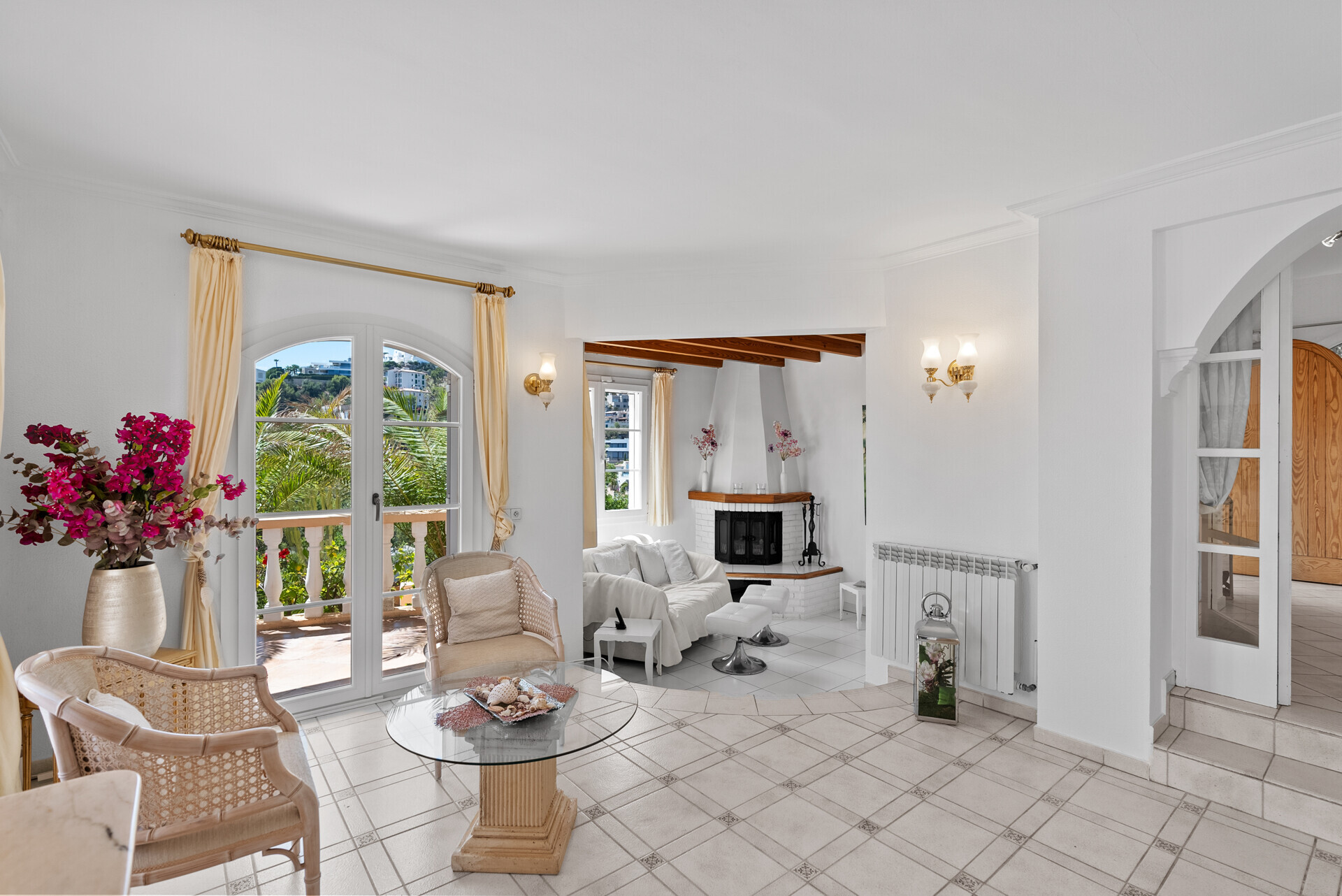 Mediterrane Villa mit spektakulärem Hafen- und Meerblick