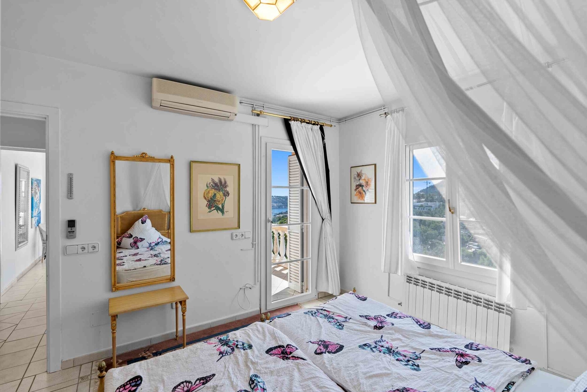Mediterrane Villa mit spektakulärem Hafen- und Meerblick