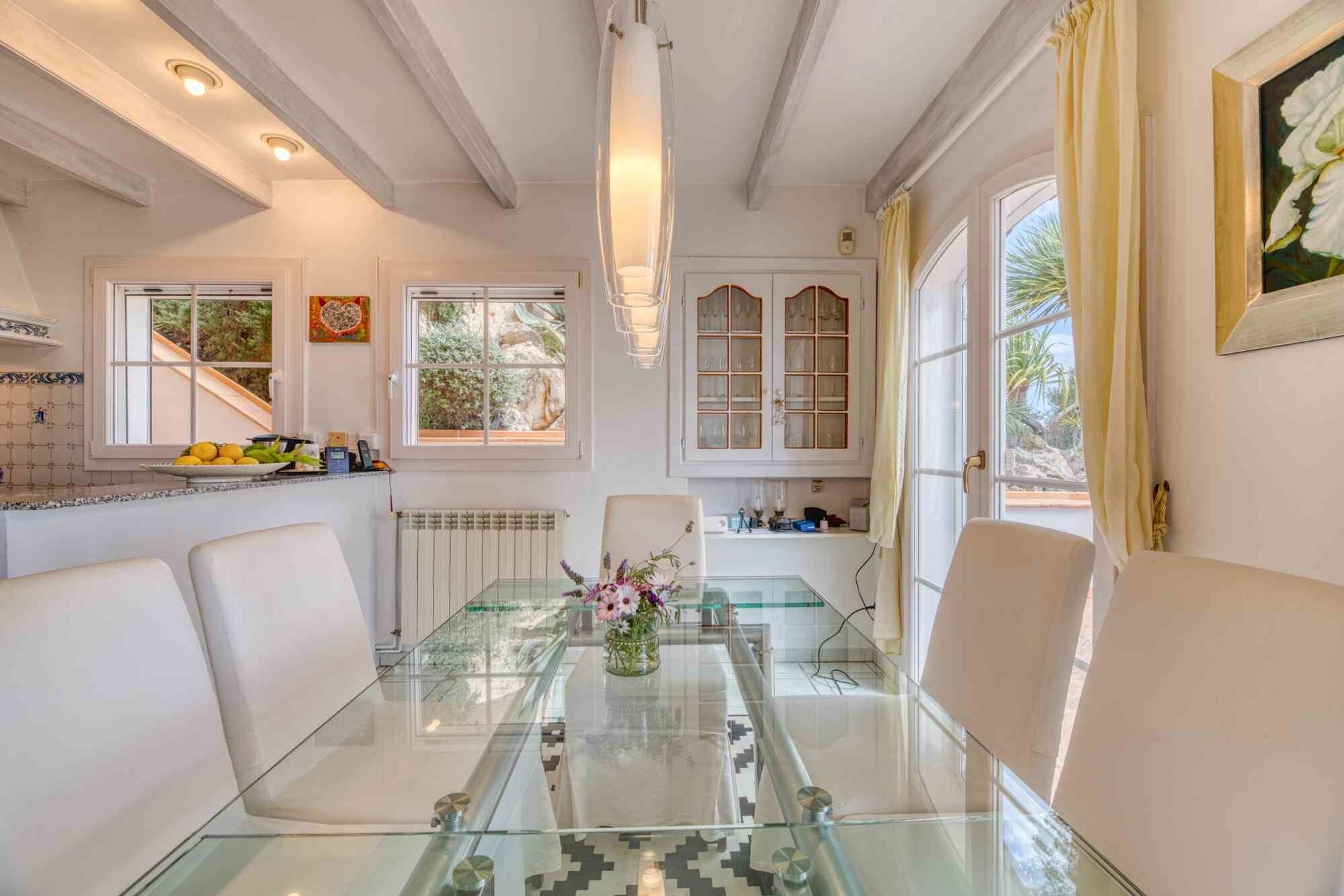 Mediterrane Villa mit spektakulärem Hafen- und Meerblick