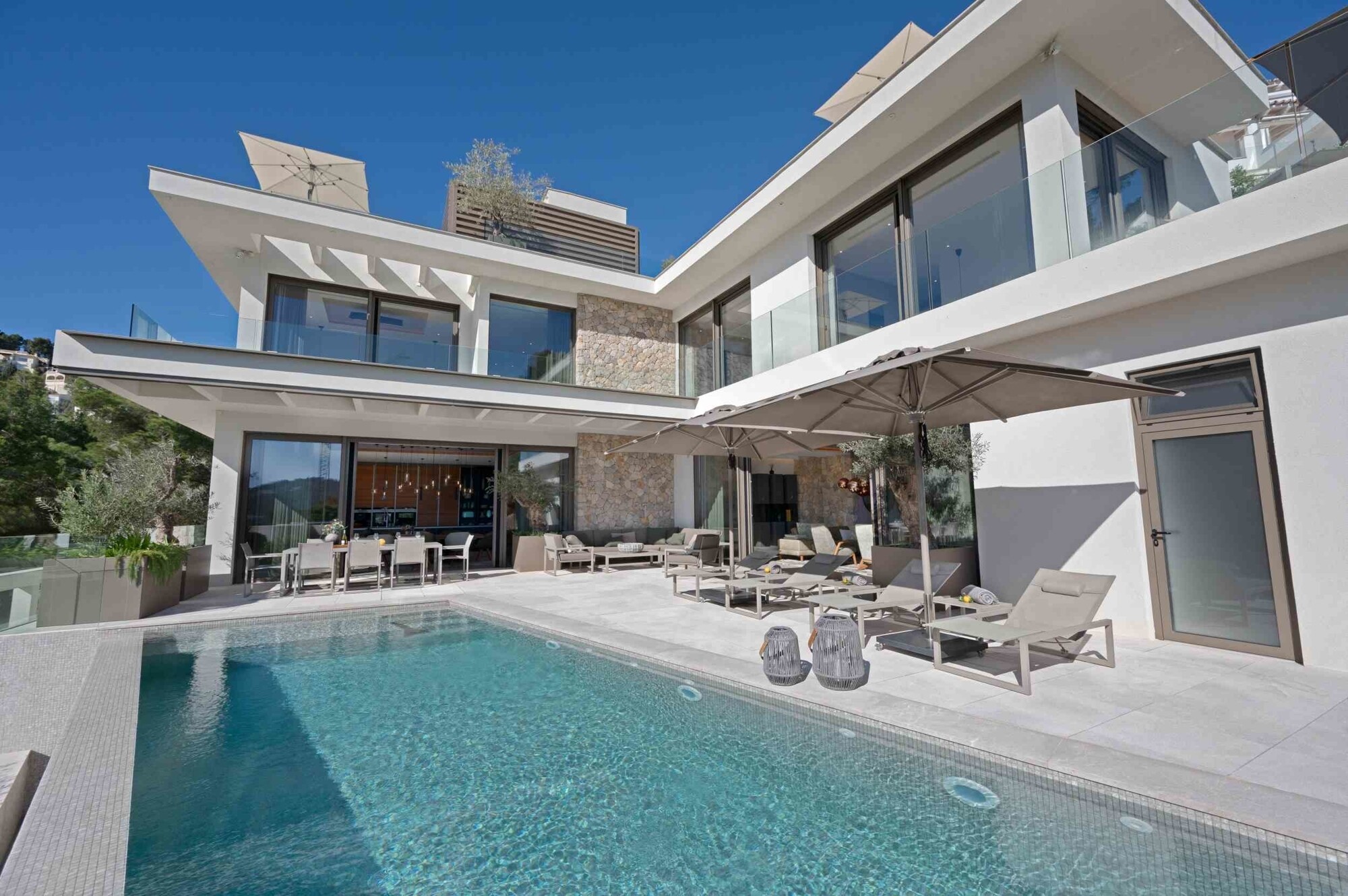 NEW BUILD (completed): Modern villa in a prime location