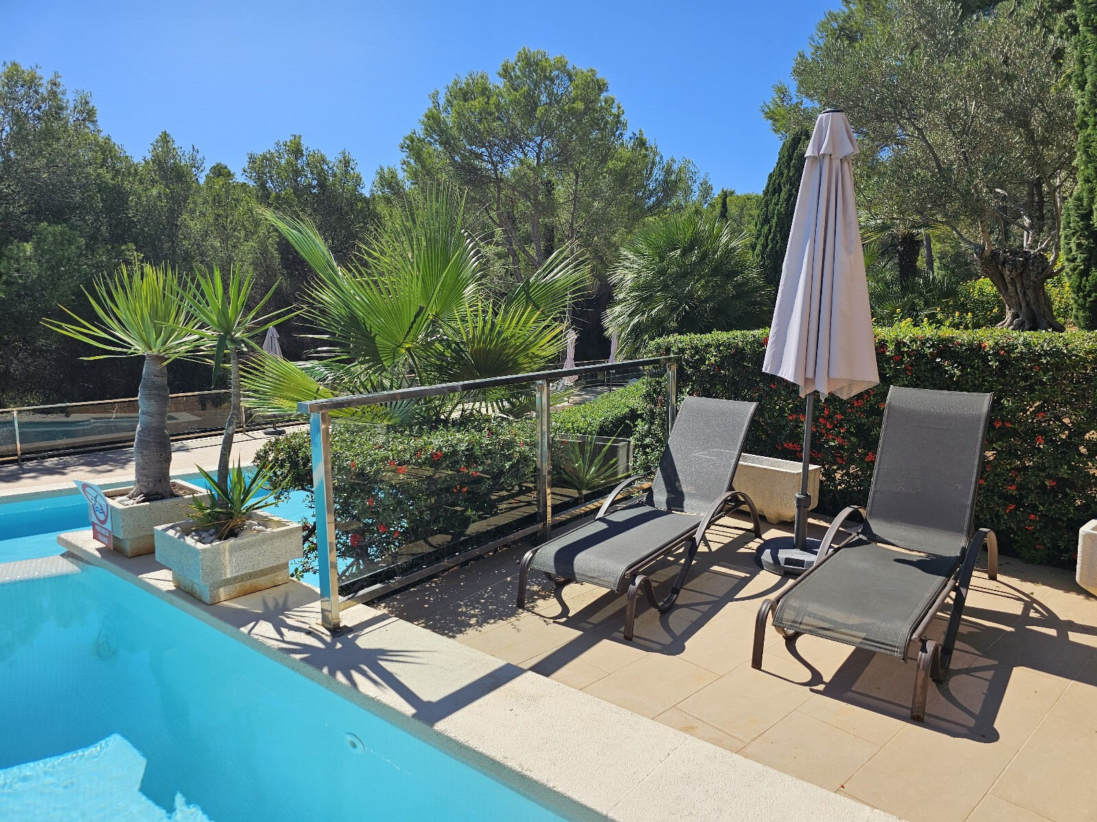 Modernes Penthouse mit grosser Dachterrasse und Meerblick