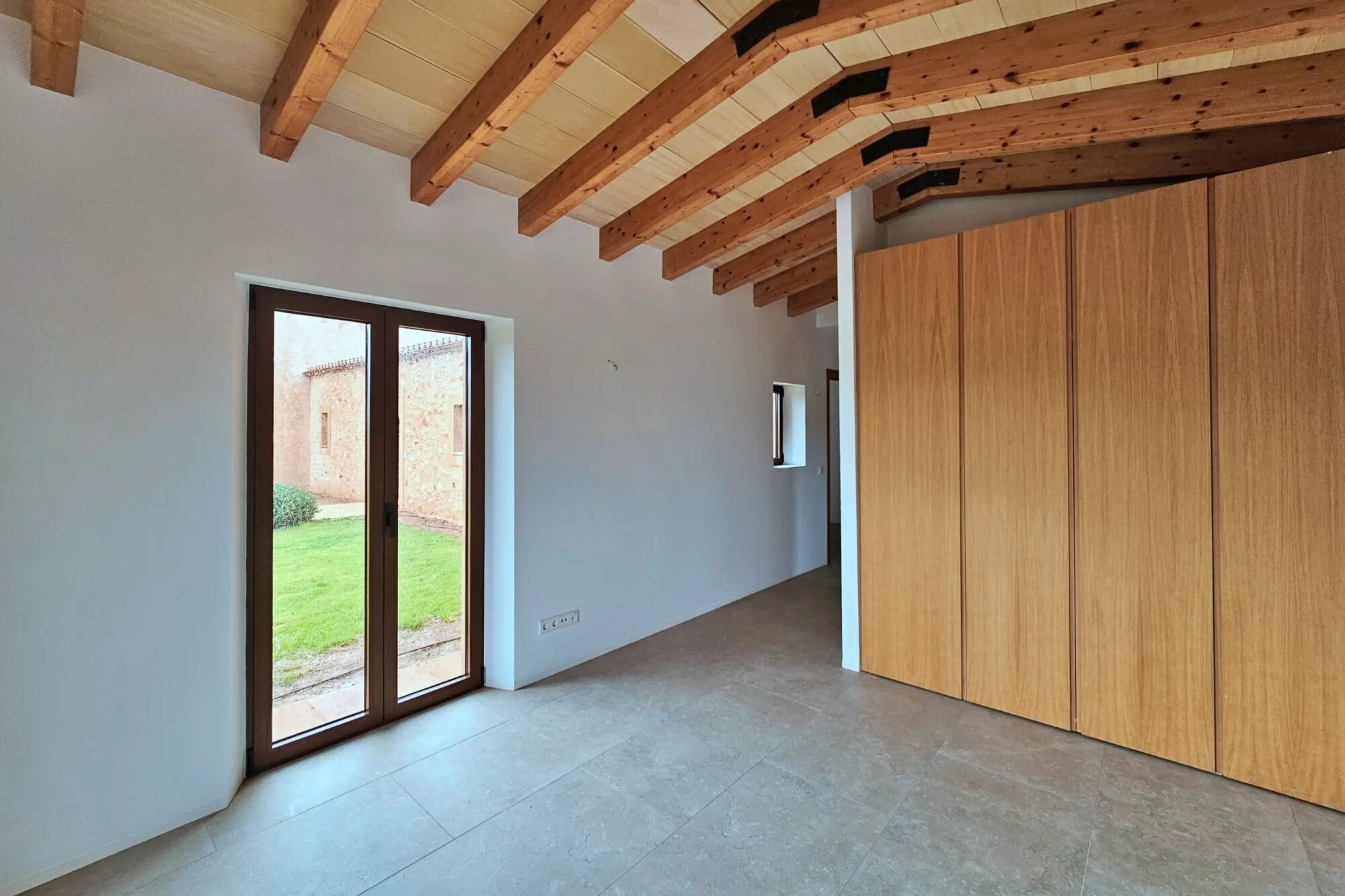 NEUBAU (Fertiggestellt): Exklusives Landhaus mit Blick auf Santanyi