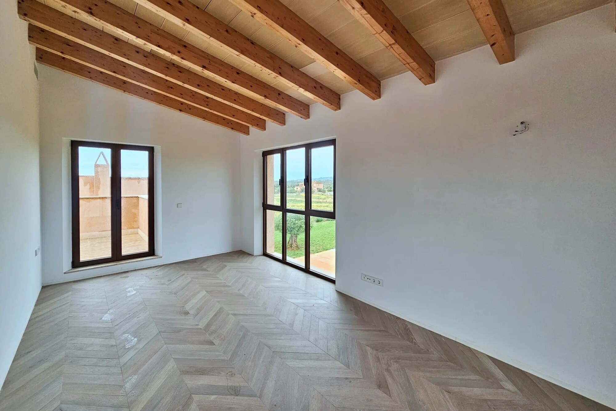 NEUBAU (Fertiggestellt): Exklusives Landhaus mit Blick auf Santanyi